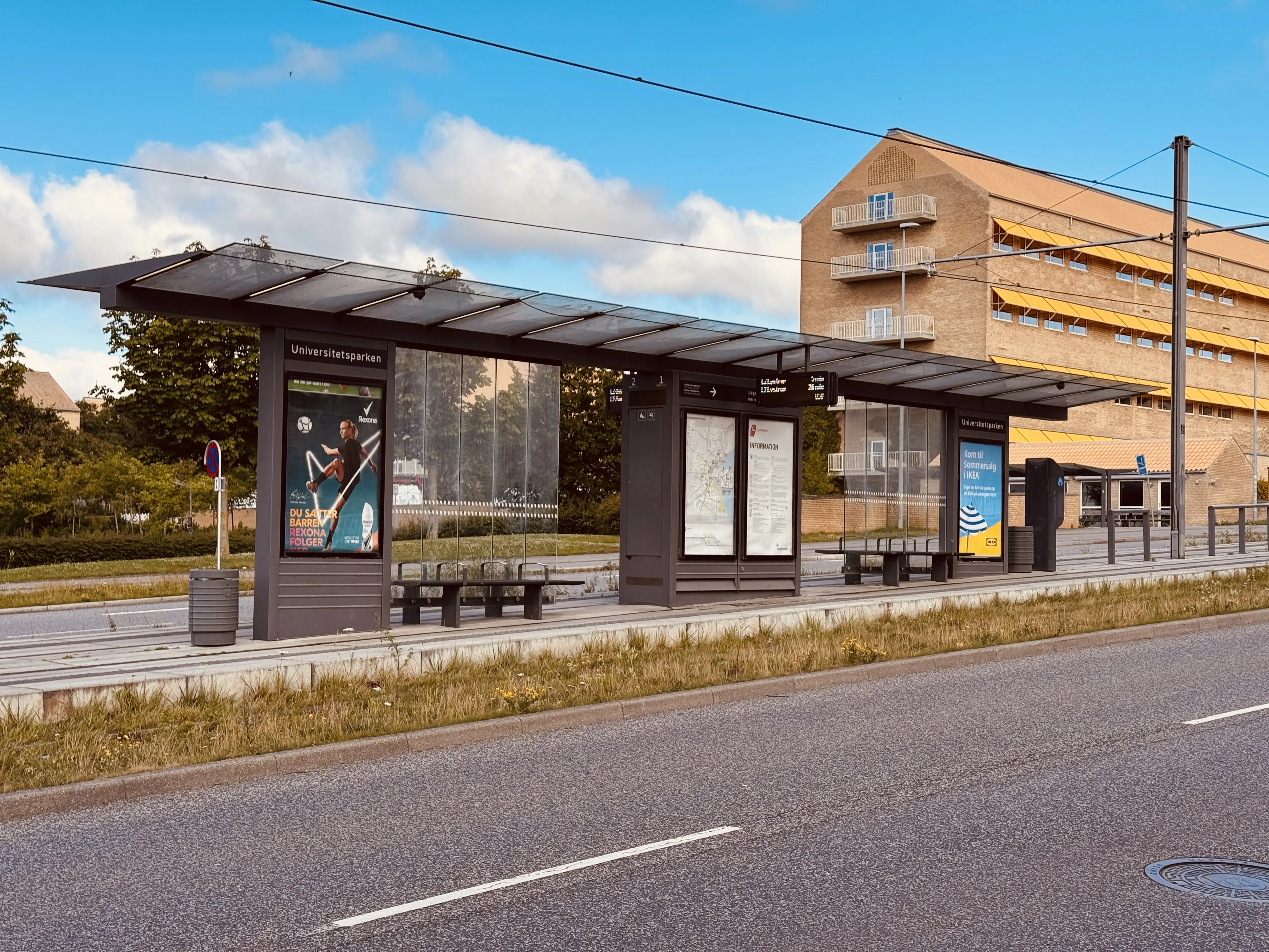 Billede af Universitetsparken Letbanestation. Billede af Universitetsparken Letbanestation.