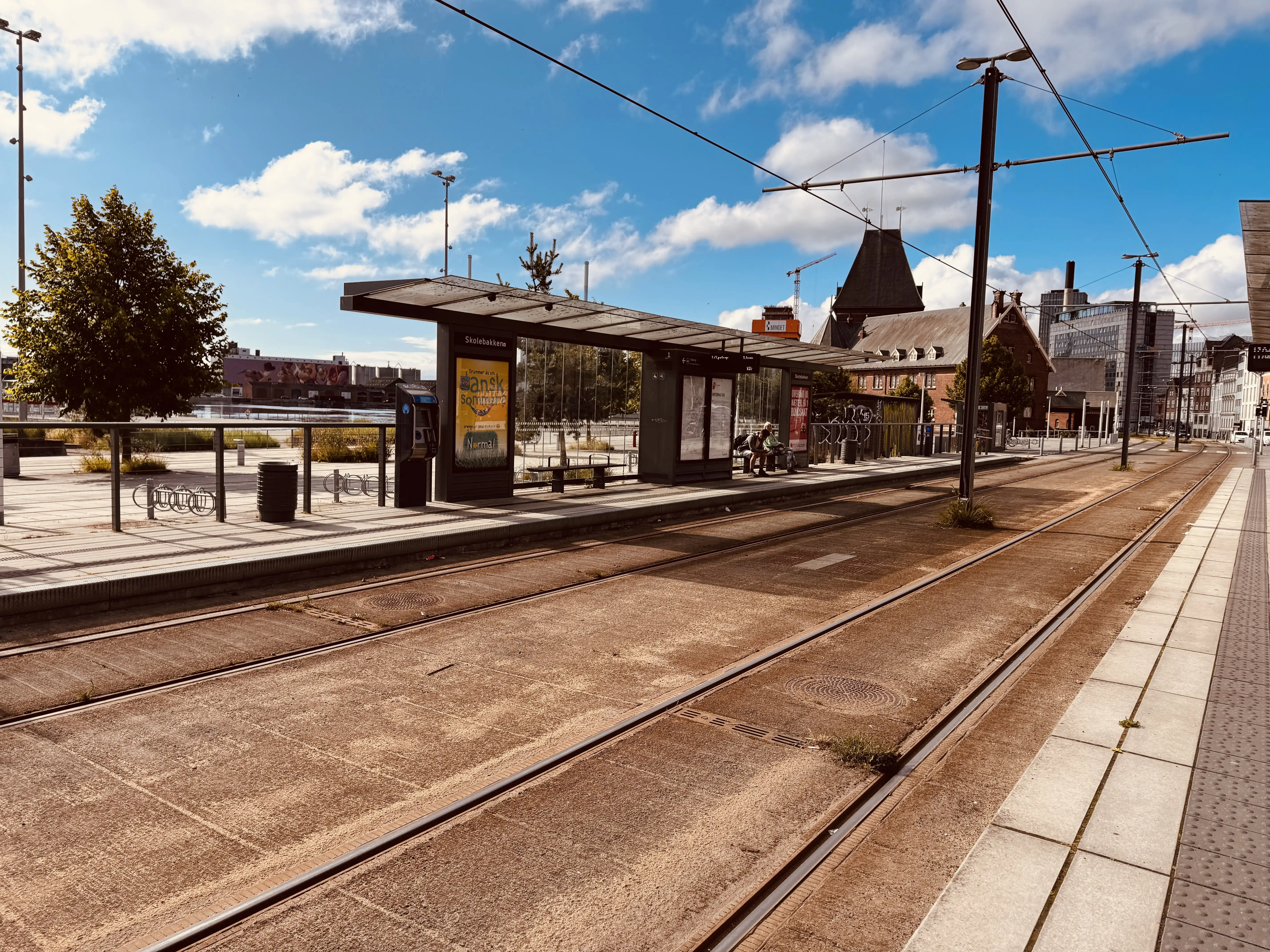 Billede af Skolebakken Letbanestation. Billede af Skolebakken Letbanestation.