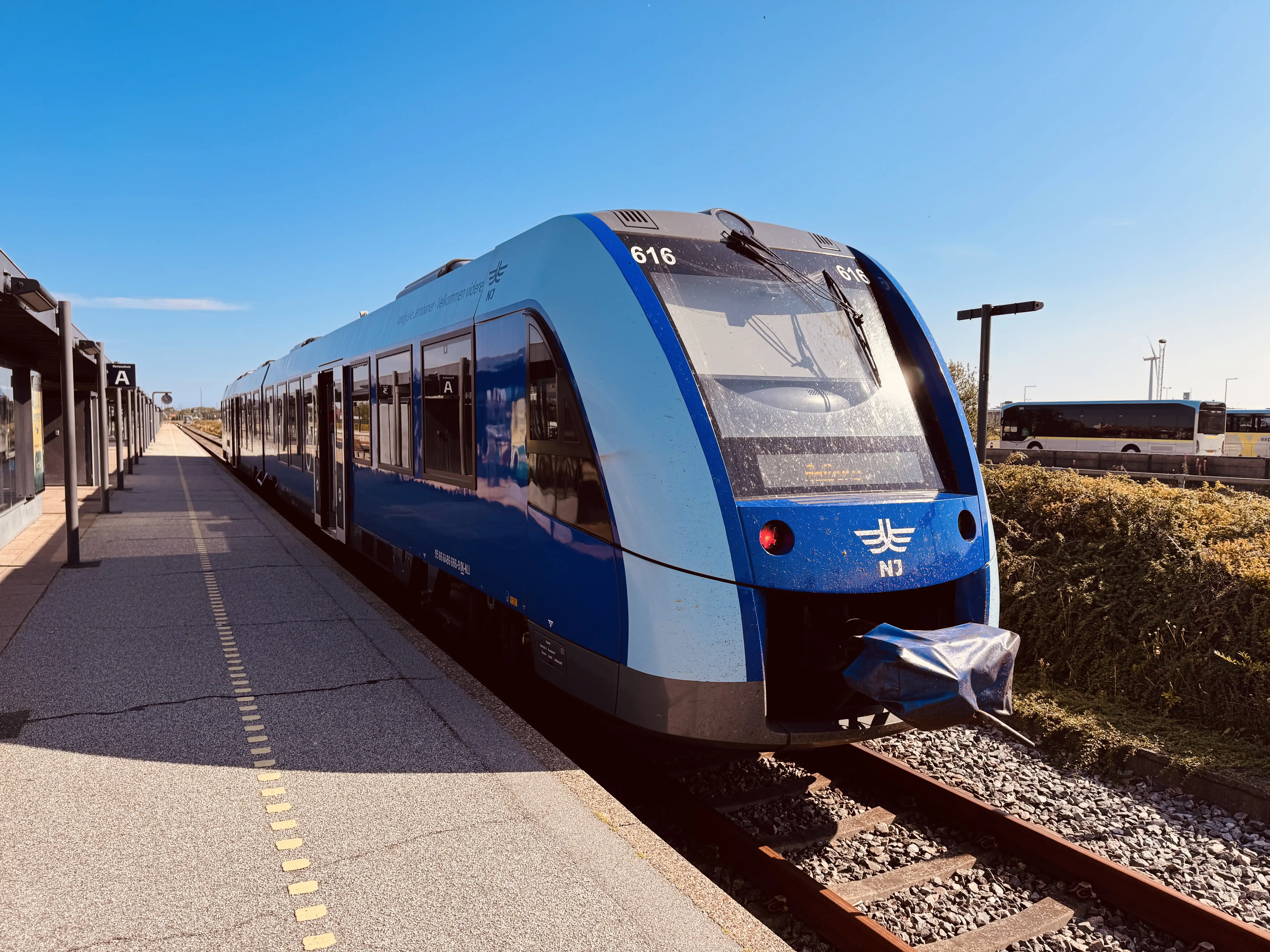 Billede af NJJ LM 616 fotograferet ud for Frederikshavn Station. Billede af NJJ LM 616 fotograferet ud for Frederikshavn Station.