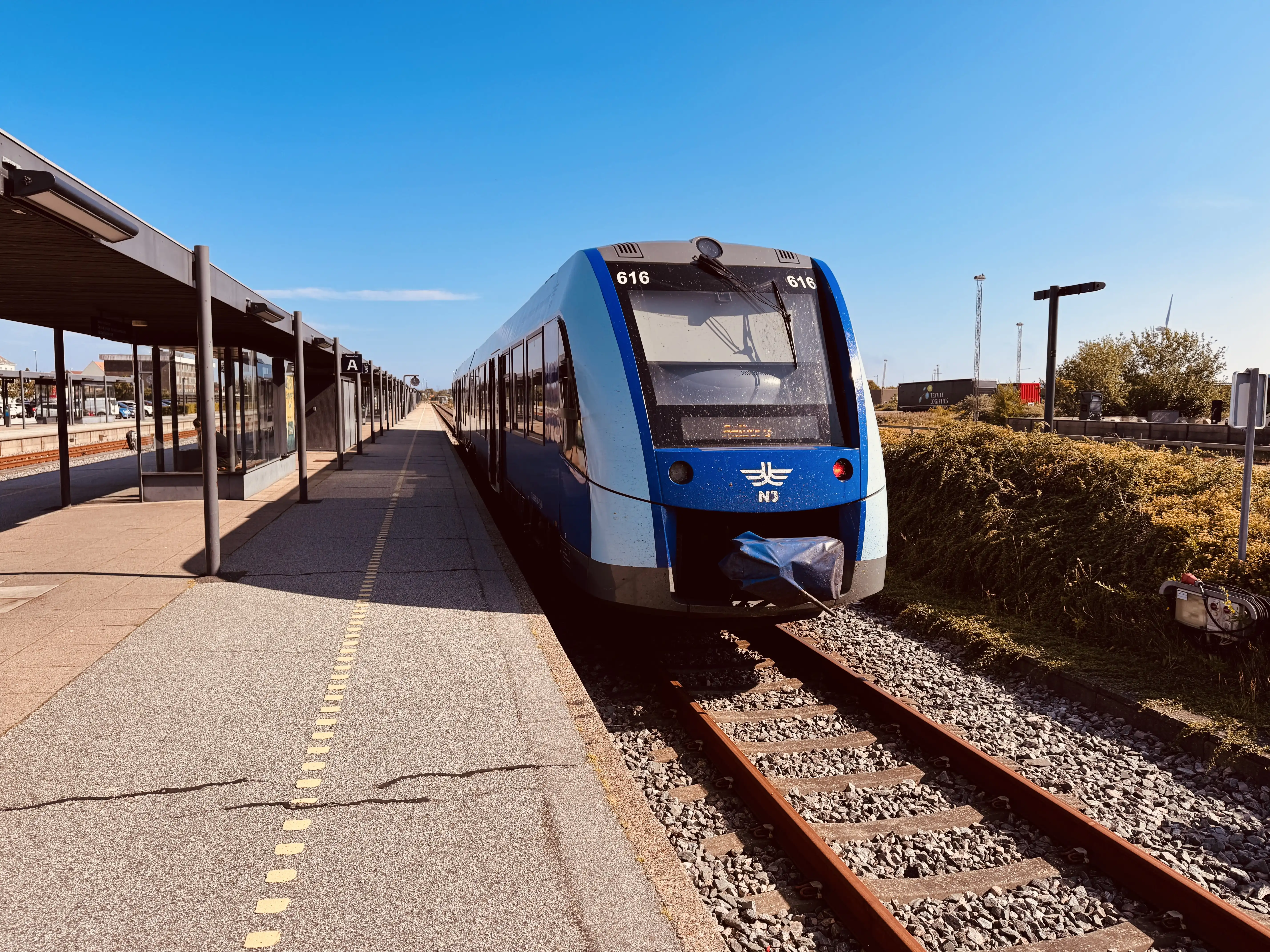 Billede af NJJ LM 616 fotograferet ud for Frederikshavn Station. Billede af NJJ LM 616 fotograferet ud for Frederikshavn Station.