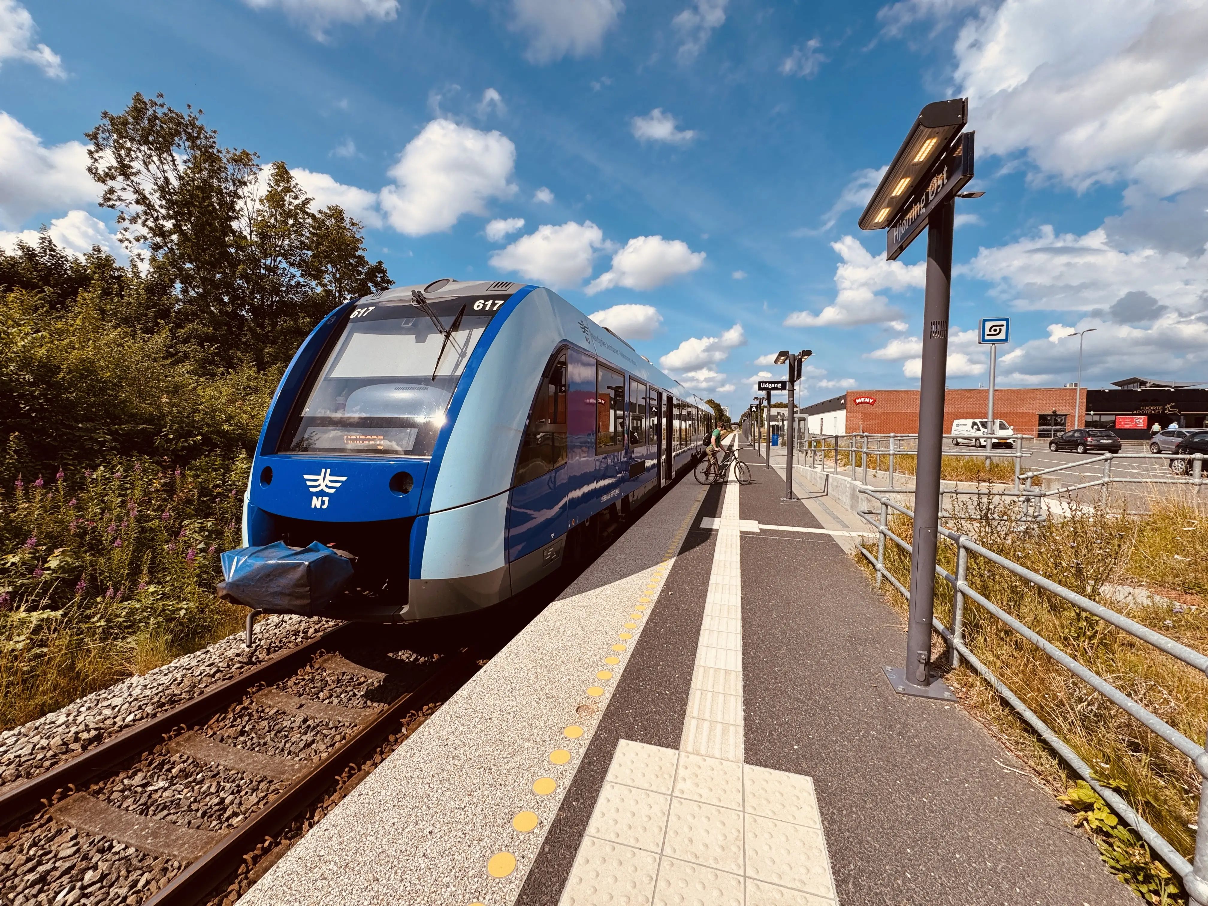 Billede af NJJ LM 617 fotograferet ud for Hjørring Øst Trinbræt.