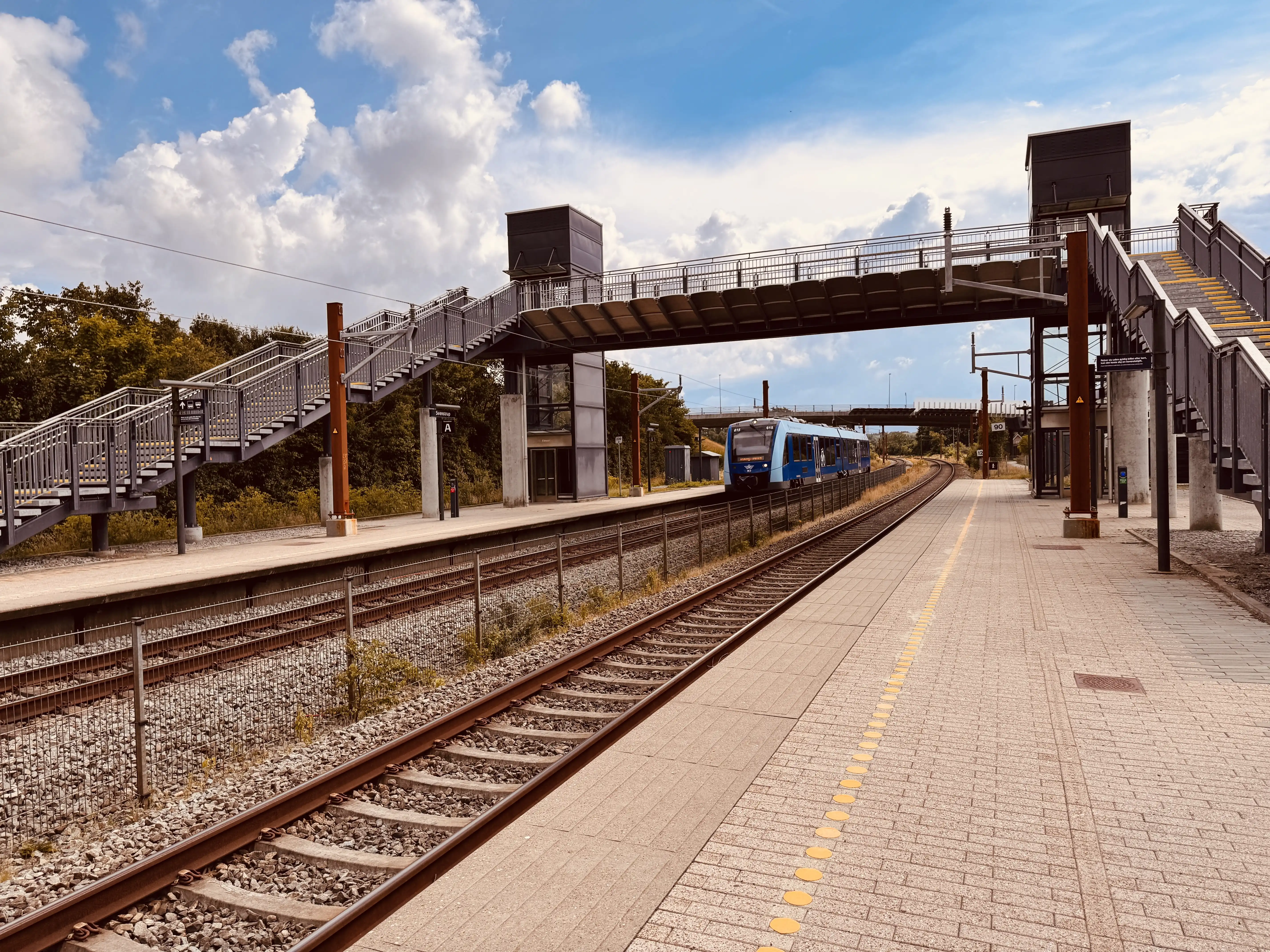 Billede af NJJ LM 615 fotograferet ud for Svenstrup (Jylland) Trinbræt.