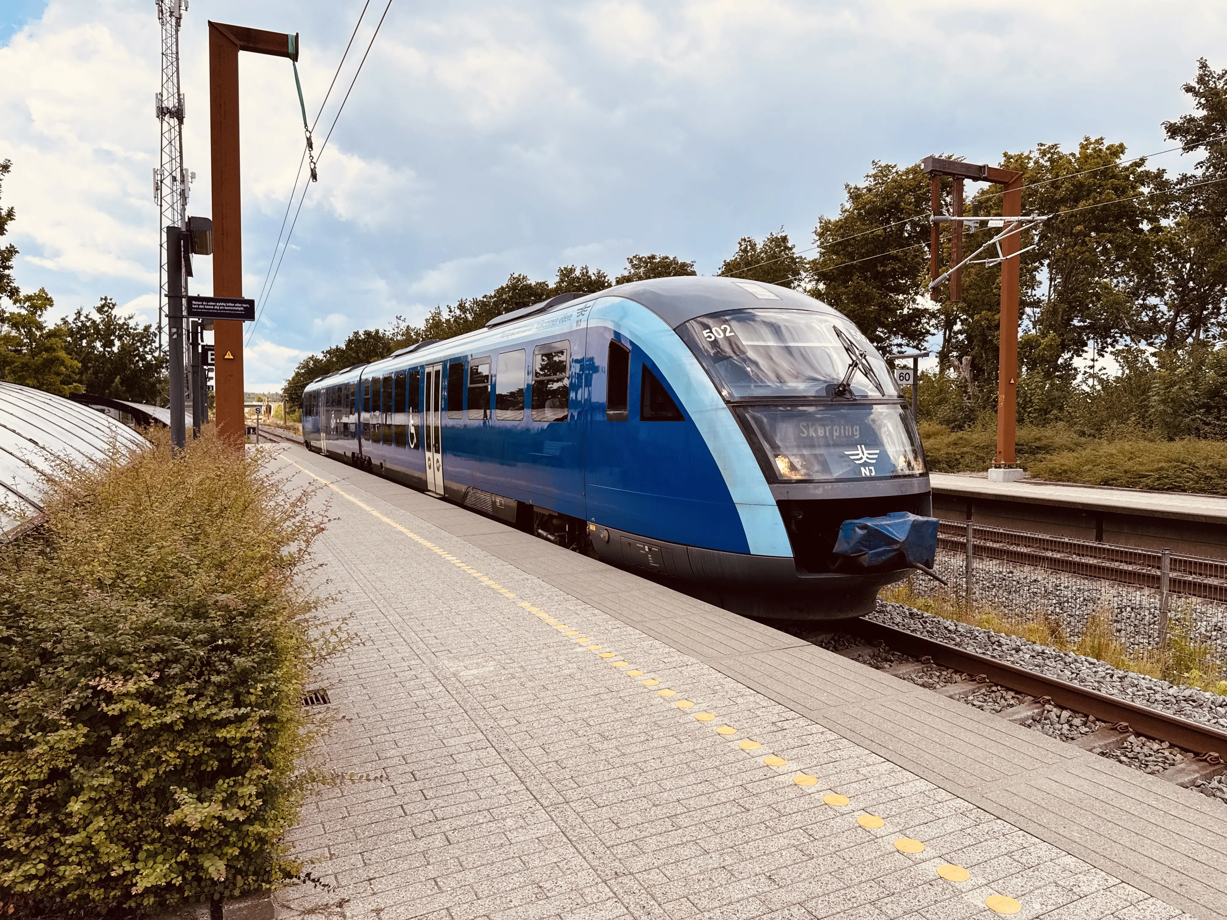 Billede af NJJ DM 502 fotograferet ud for Støvring Trinbræt.