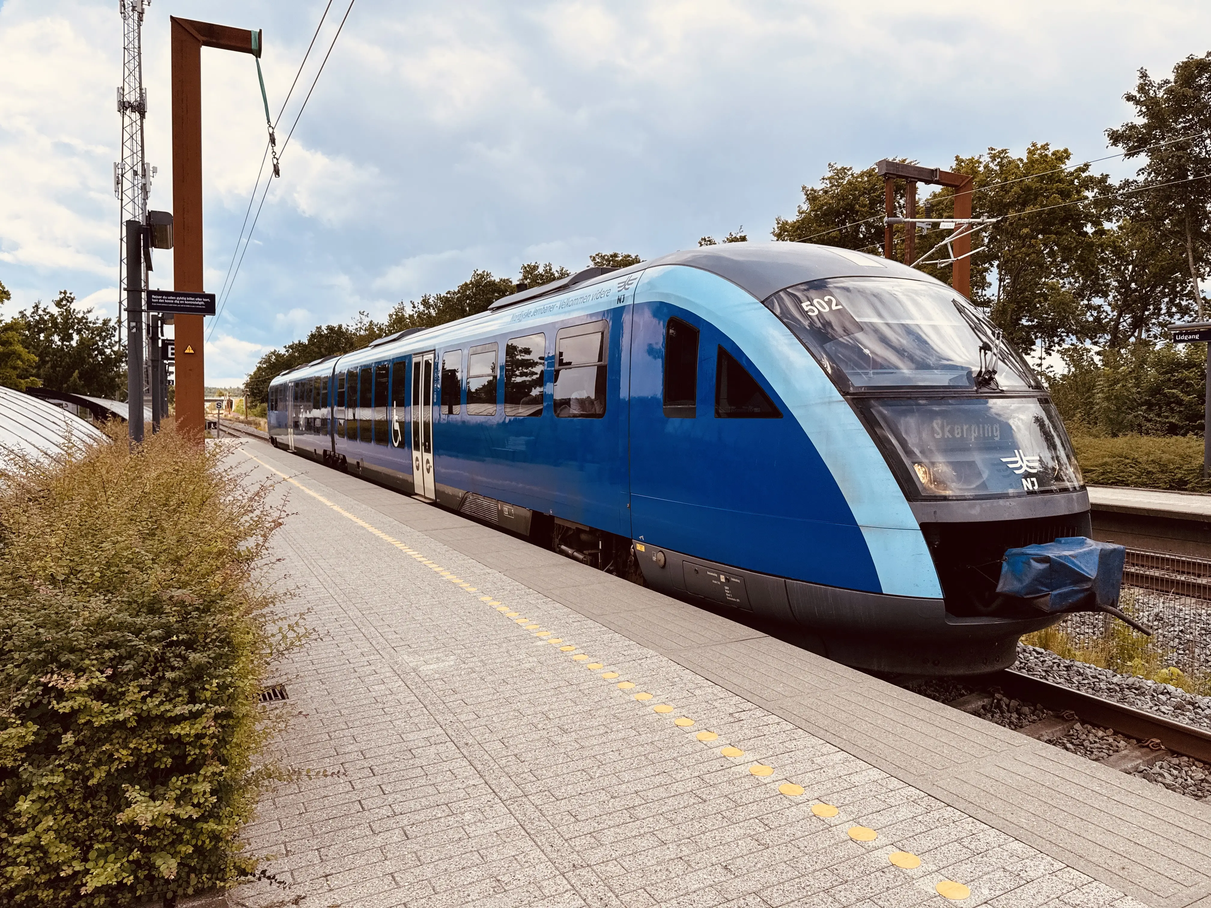 Billede af NJJ DM 502 fotograferet ud for Støvring Trinbræt.