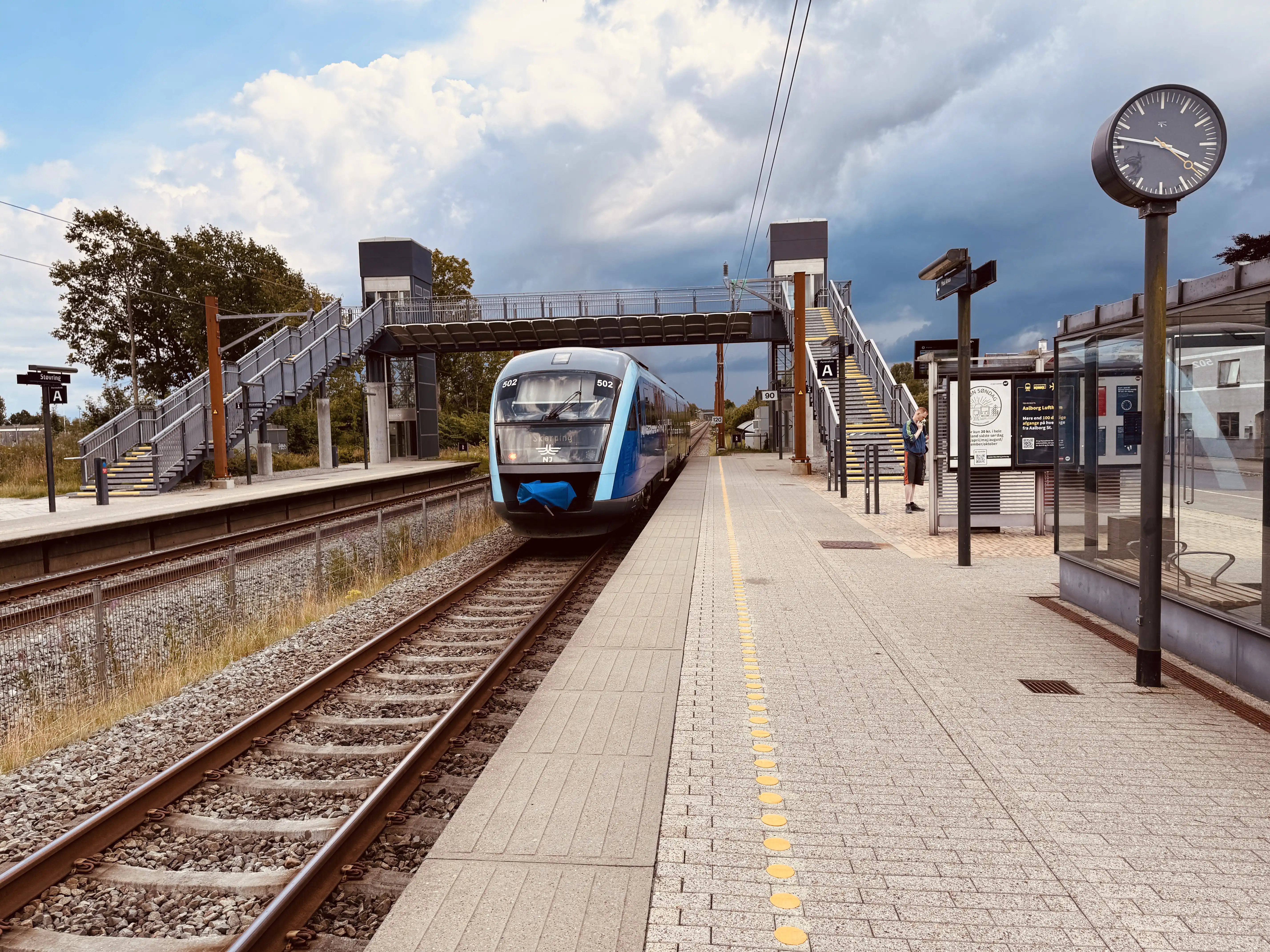 Billede af NJJ DM 502 fotograferet ud for Støvring Trinbræt.