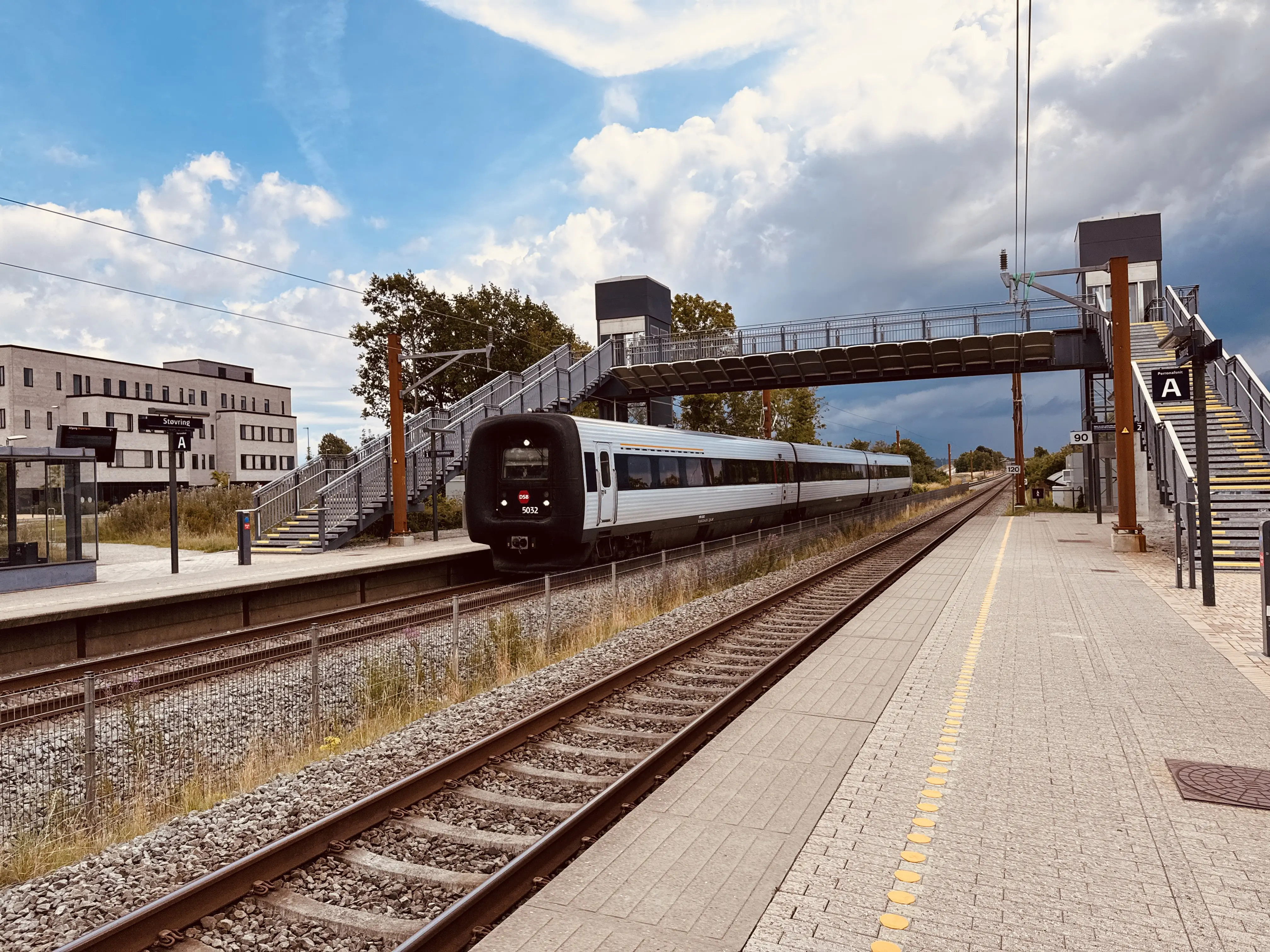 Billede af DSB MF 5032 fotograferet ud for Støvring Trinbræt.