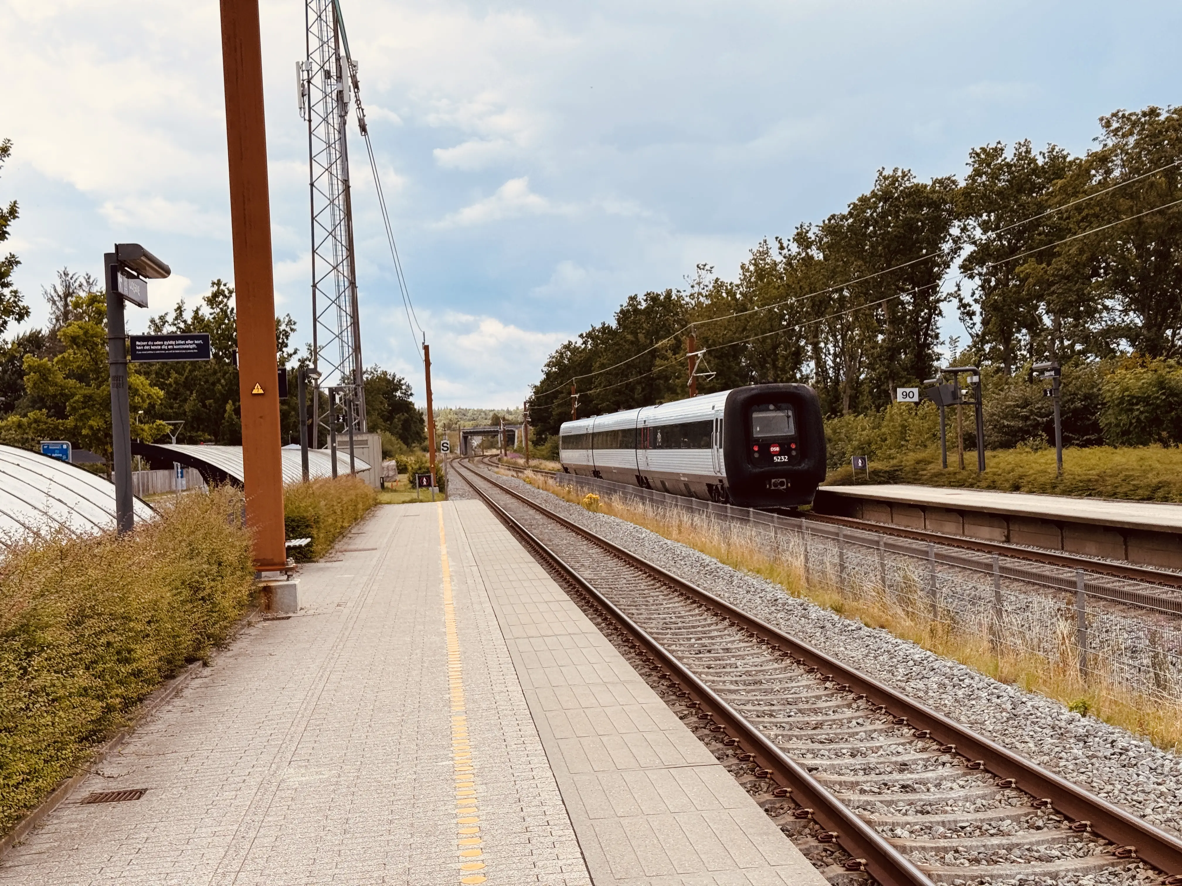 Billede af DSB MF 5032 fotograferet ud for Støvring Trinbræt.