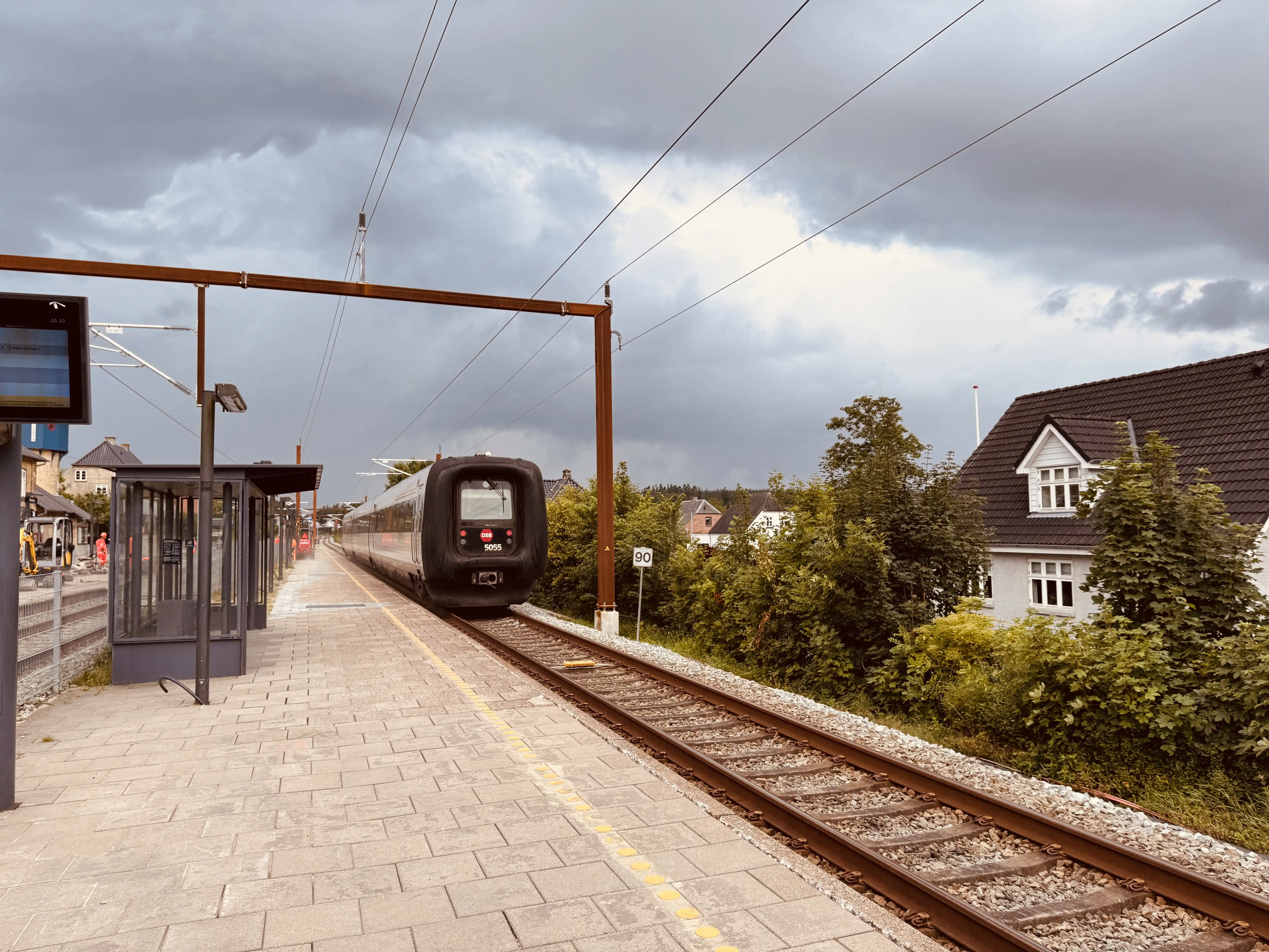 Billede af DSB MF 5055 fotograferet ud for Skørping Station. Billede af DSB MF 5055 fotograferet ud for Skørping Station.