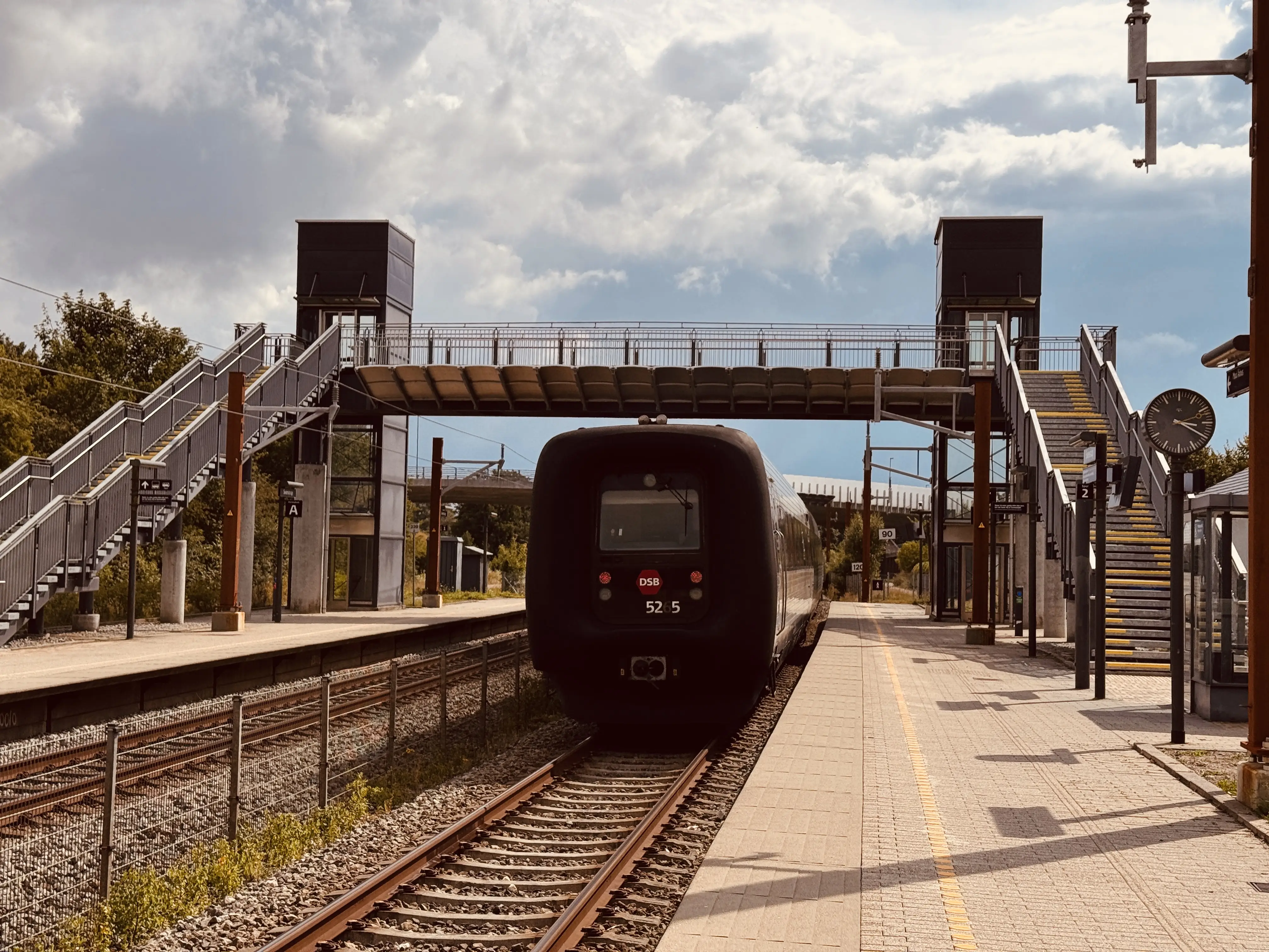 Billede af DSB MF 5065 fotograferet ud for Svenstrup (Jylland) Trinbræt.