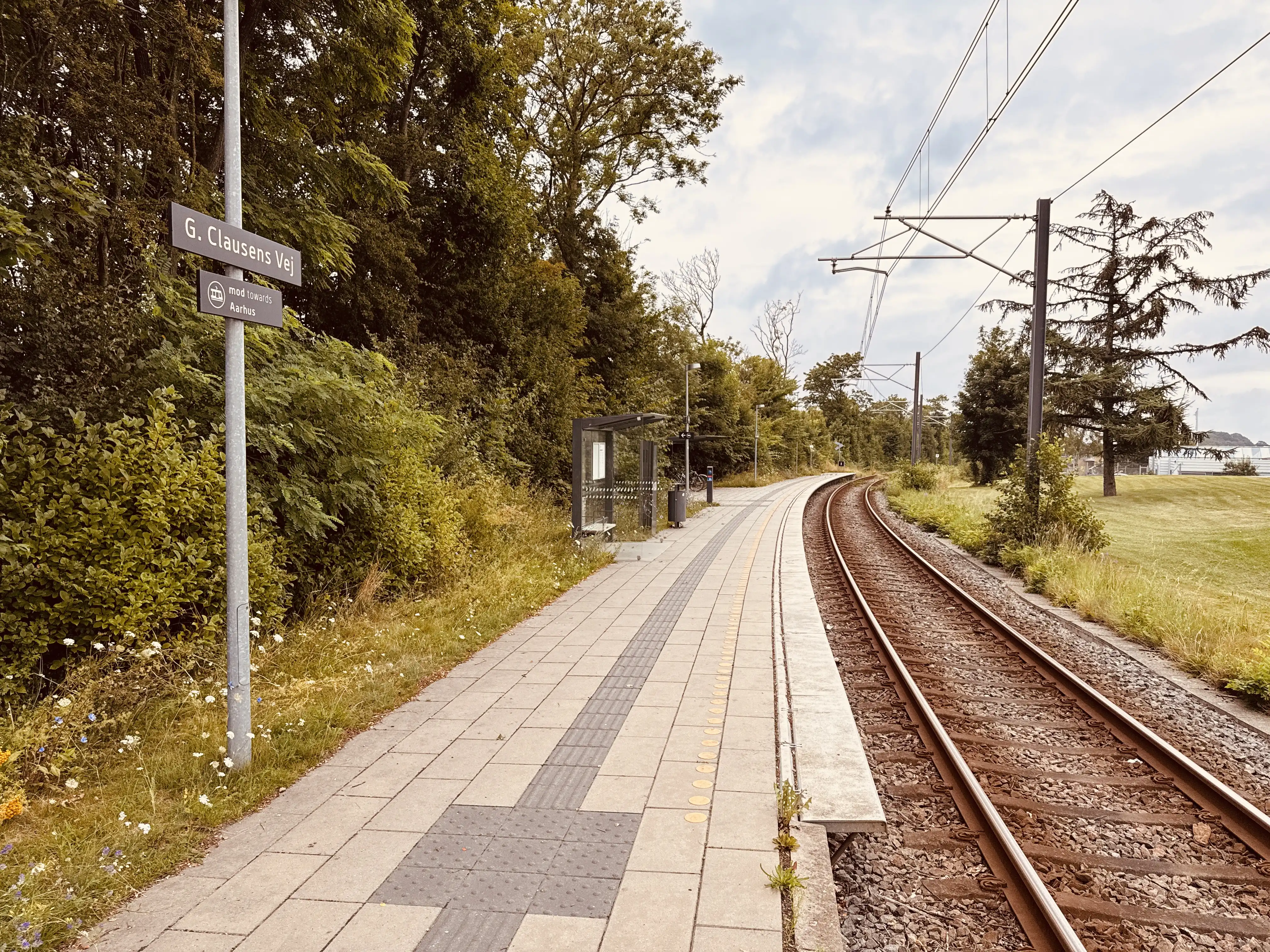 Billede af Gunnar Clausensvej Trinbræt. Billede af Gunnar Clausensvej Trinbræt.