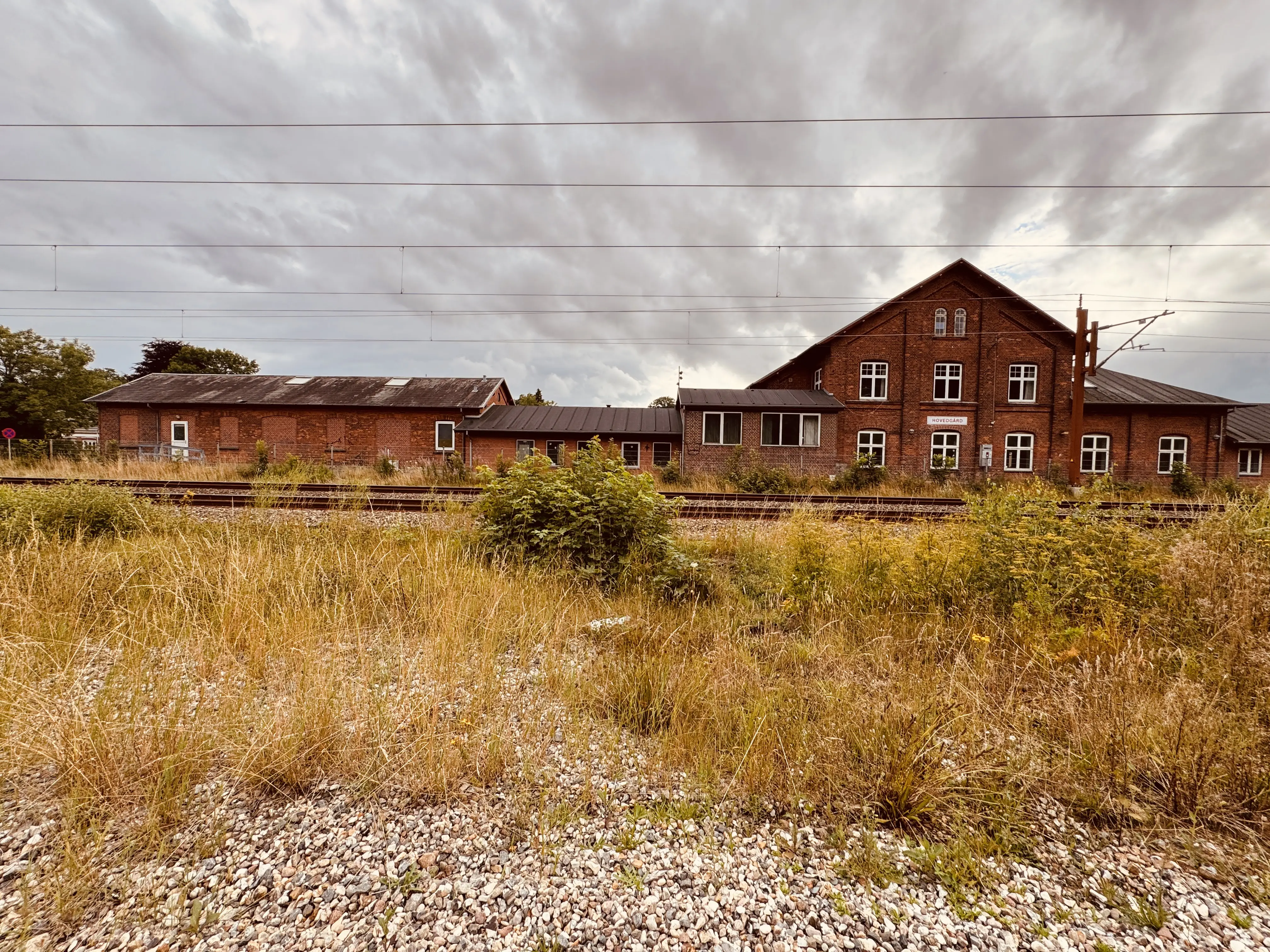 Billede af Hovedgård Station. Billede af Hovedgård Station.