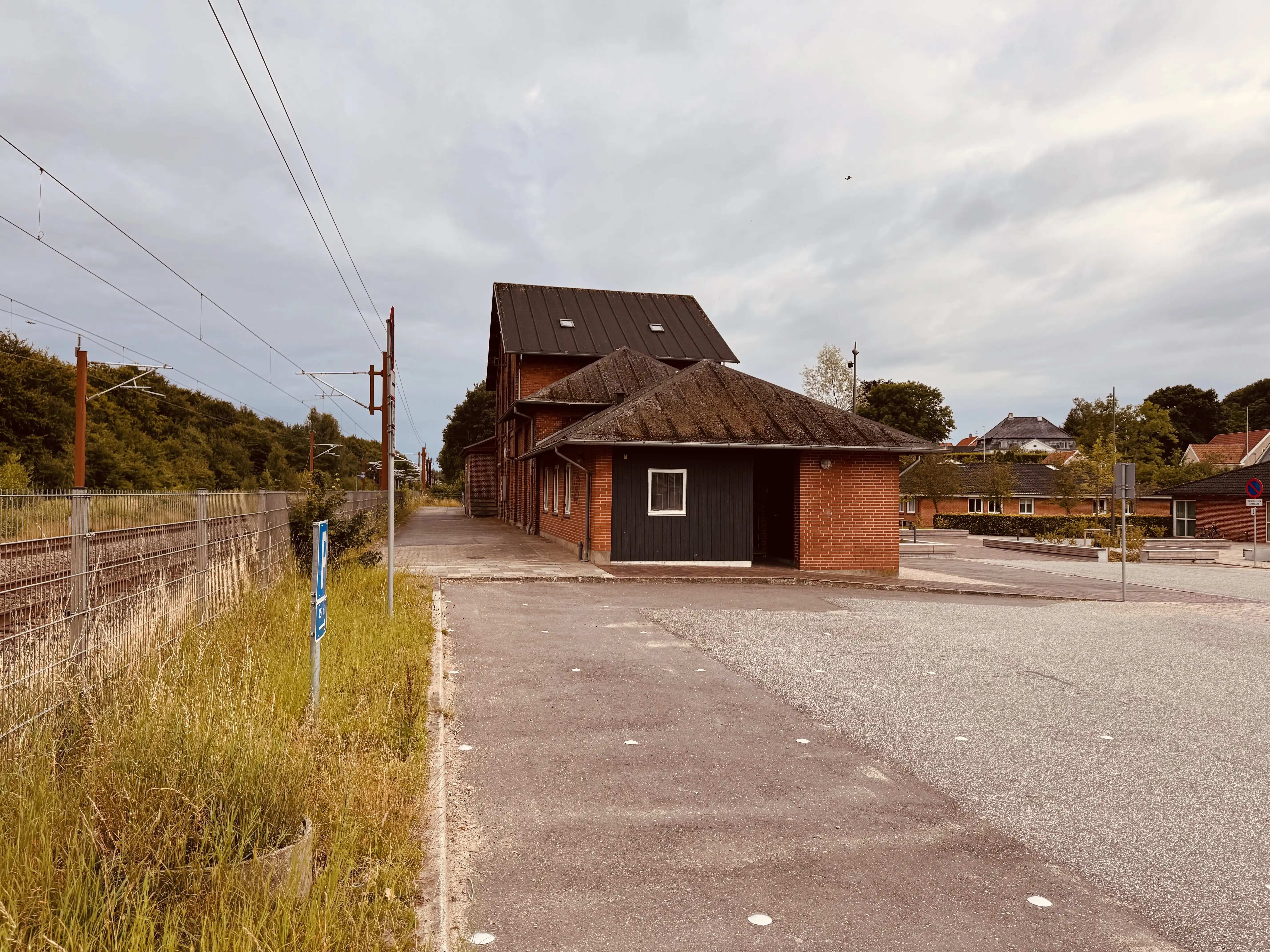 Billede af Hovedgård Station. Billede af Hovedgård Station.