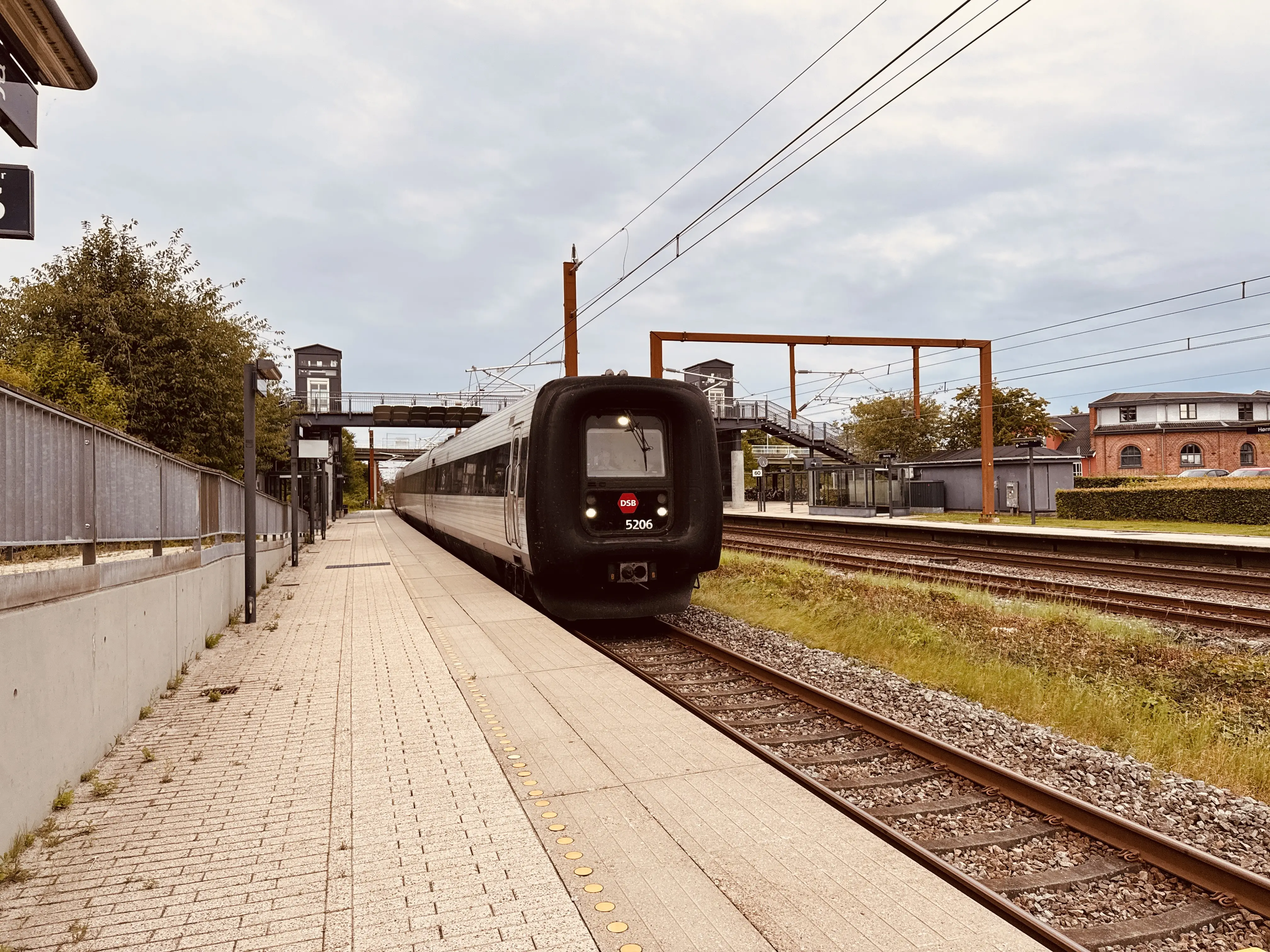 Billede af DSB MF 5006 fotograferet ud for Hørning Trinbræt.