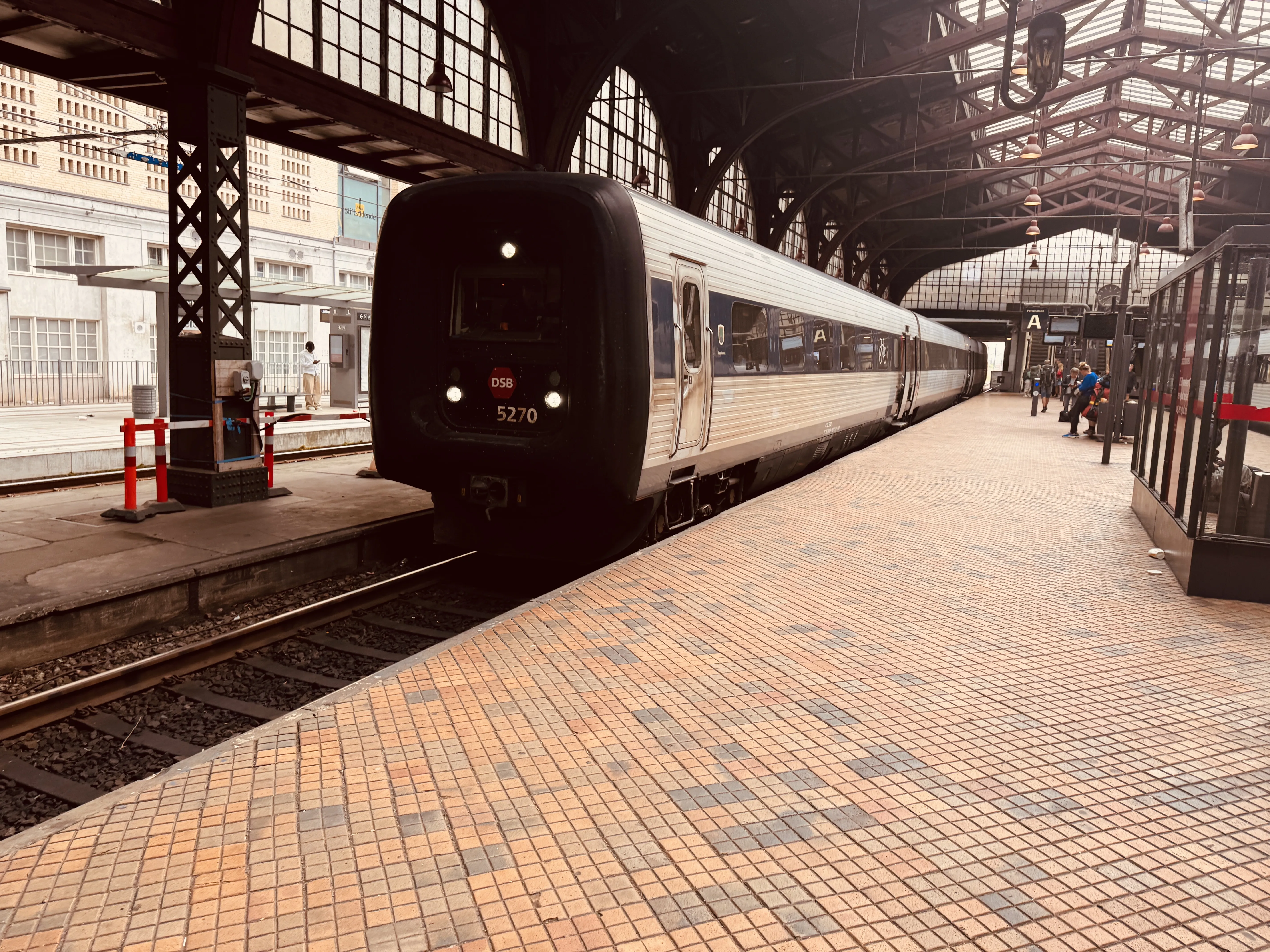 Billede af DSB MF 5070 fotograferet ud for Aarhus Hovedbanegård.