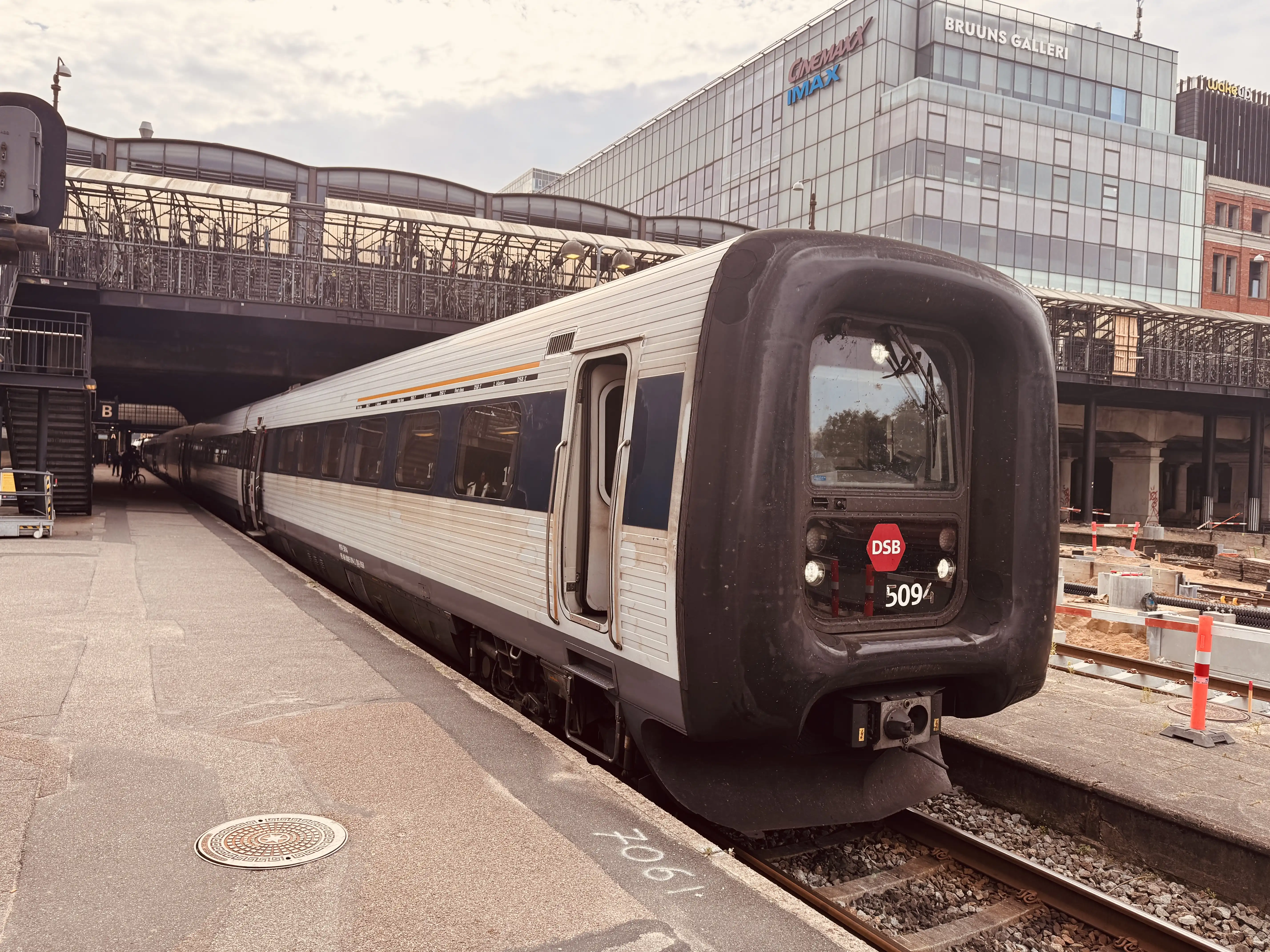 Billede af DSB MF 5094 fotograferet ud for Aarhus Hovedbanegård.