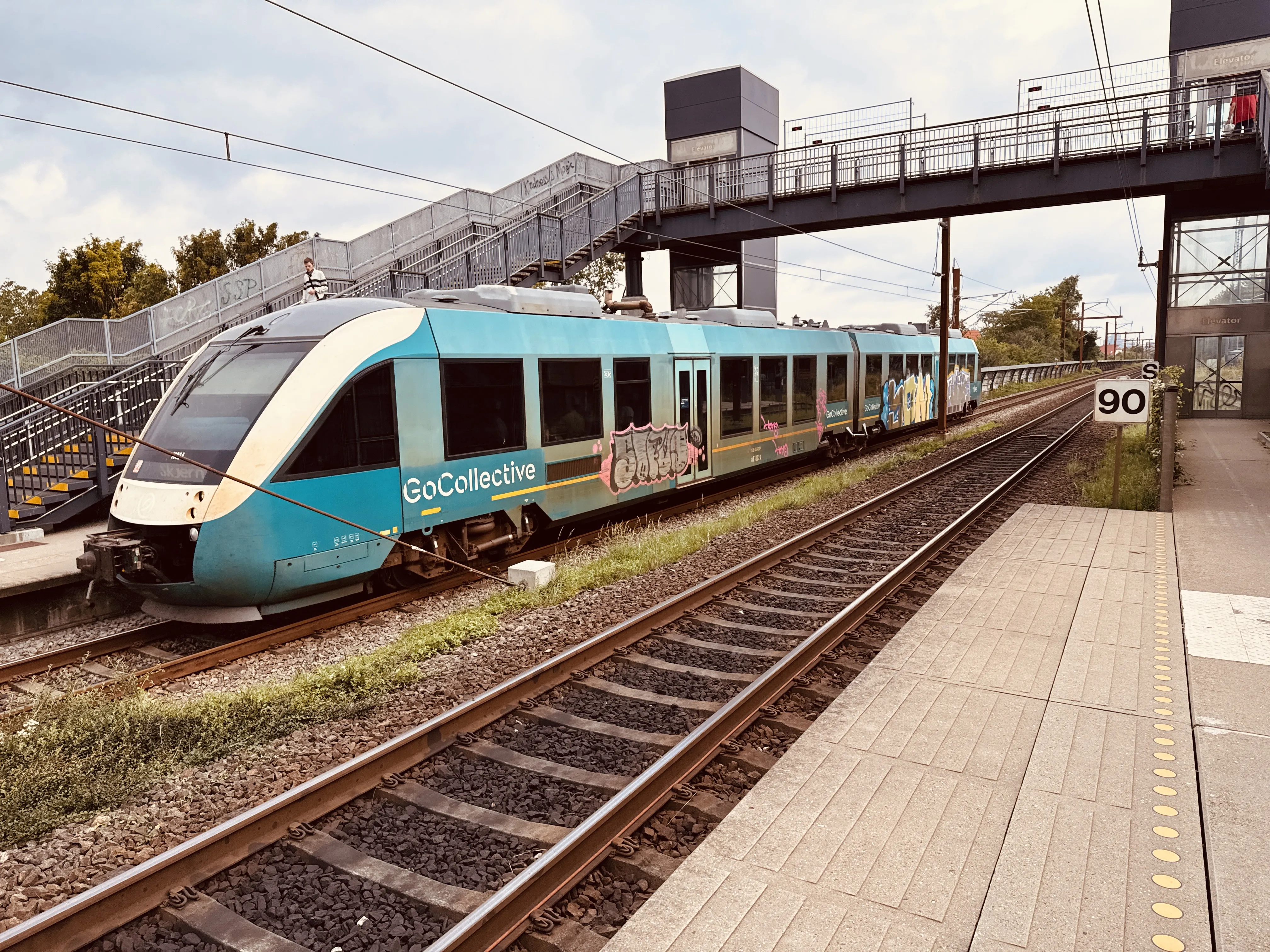 Billede af GoCollective AR 1022, tidligere ARRIVA AR 1022 fotograferet ud for Viby Jylland Trinbræt.