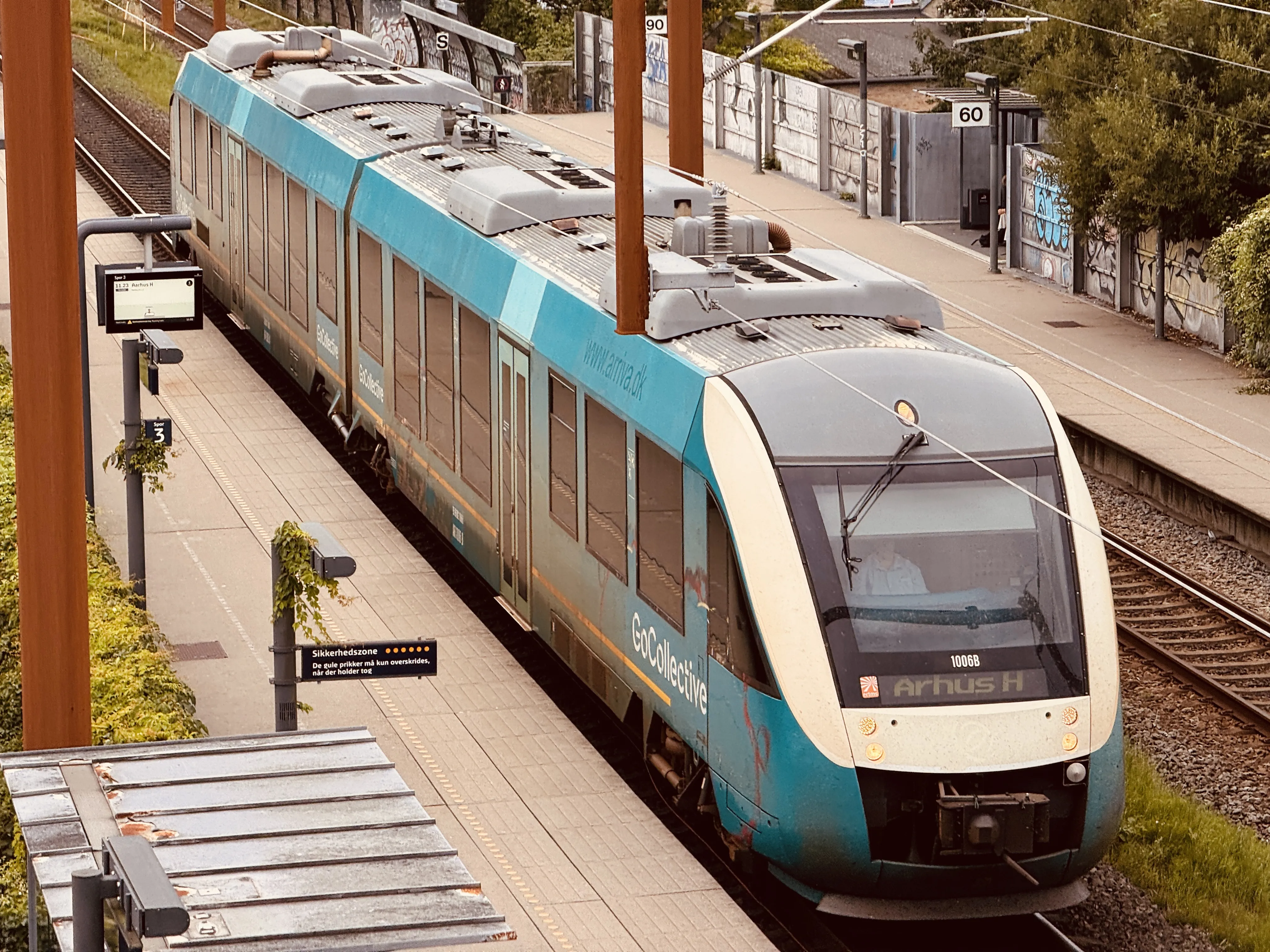 Billede af GoCollective AR 1006, tidligere ARRIVA AR 1006 fotograferet ud for Viby Jylland Trinbræt.