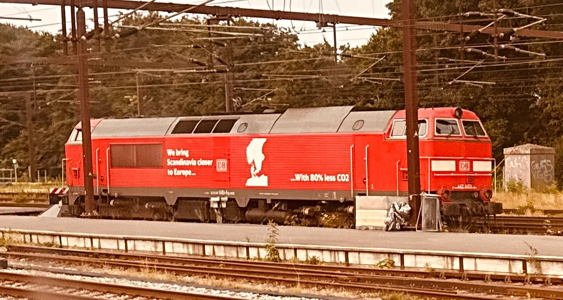 Billede af DBCSC MZ 1453, tidligere DSB MZ 1453 fotograferet ud for Fredericia Station. Billede af DBCSC MZ 1453, tidligere DSB MZ 1453 fotograferet ud for Fredericia Station.