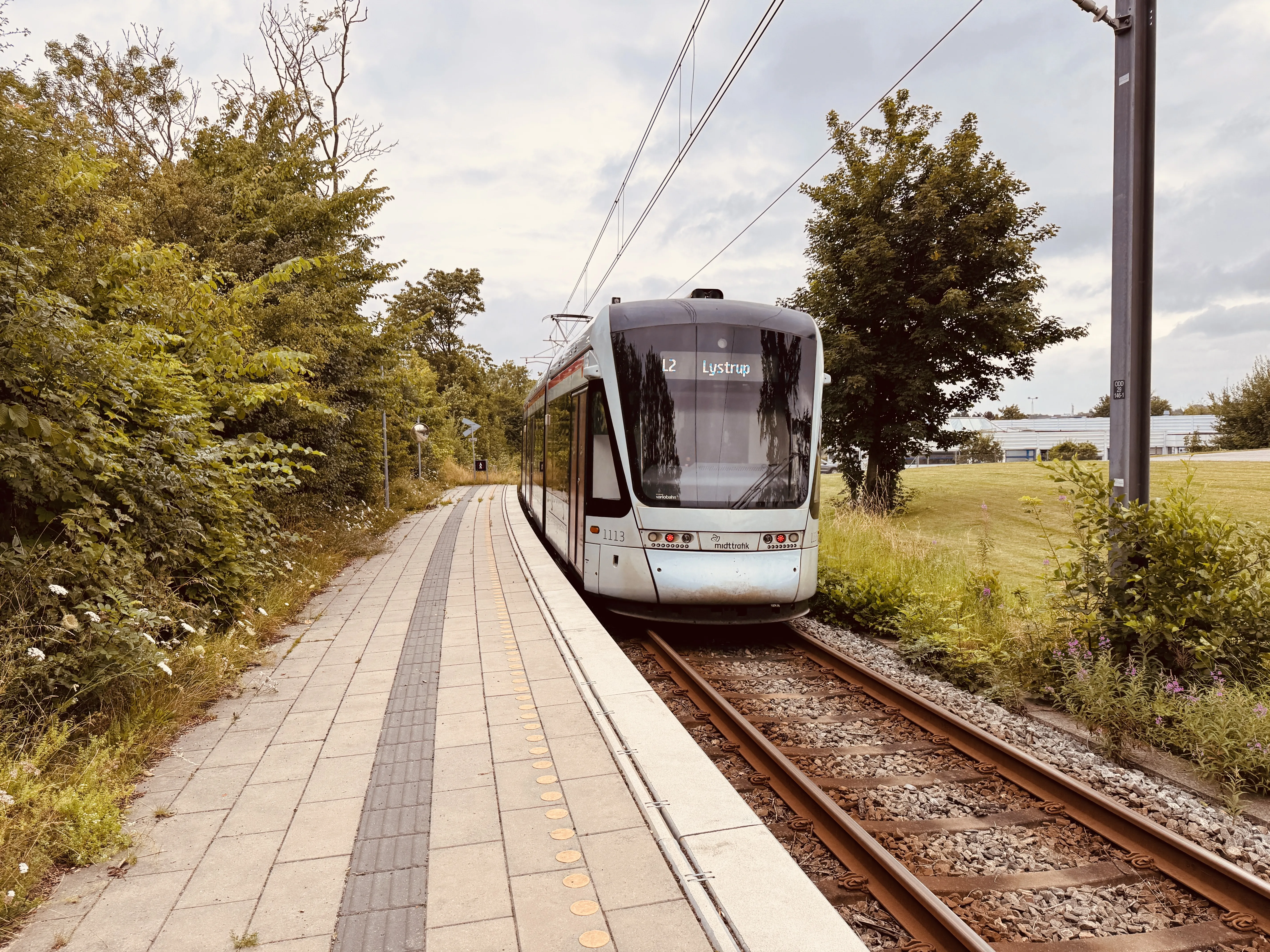 Billede af Aarhus Letbane togsæt 1113 fotograferet ud for Gunnar Clausensvej Letbanestation.