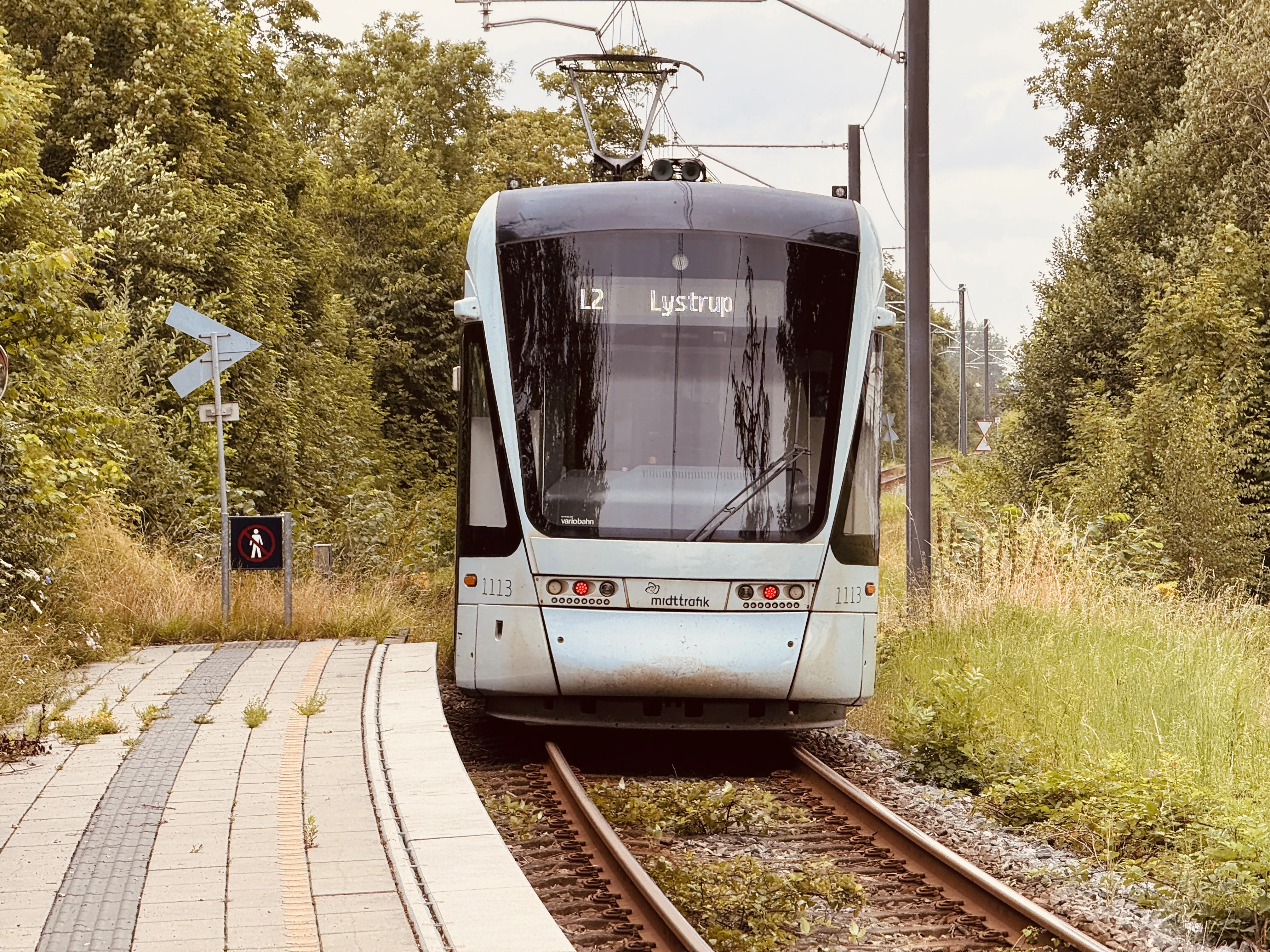 Billede af Aarhus Letbane togsæt 1113 fotograferet ud for Gunnar Clausensvej Letbanestation.