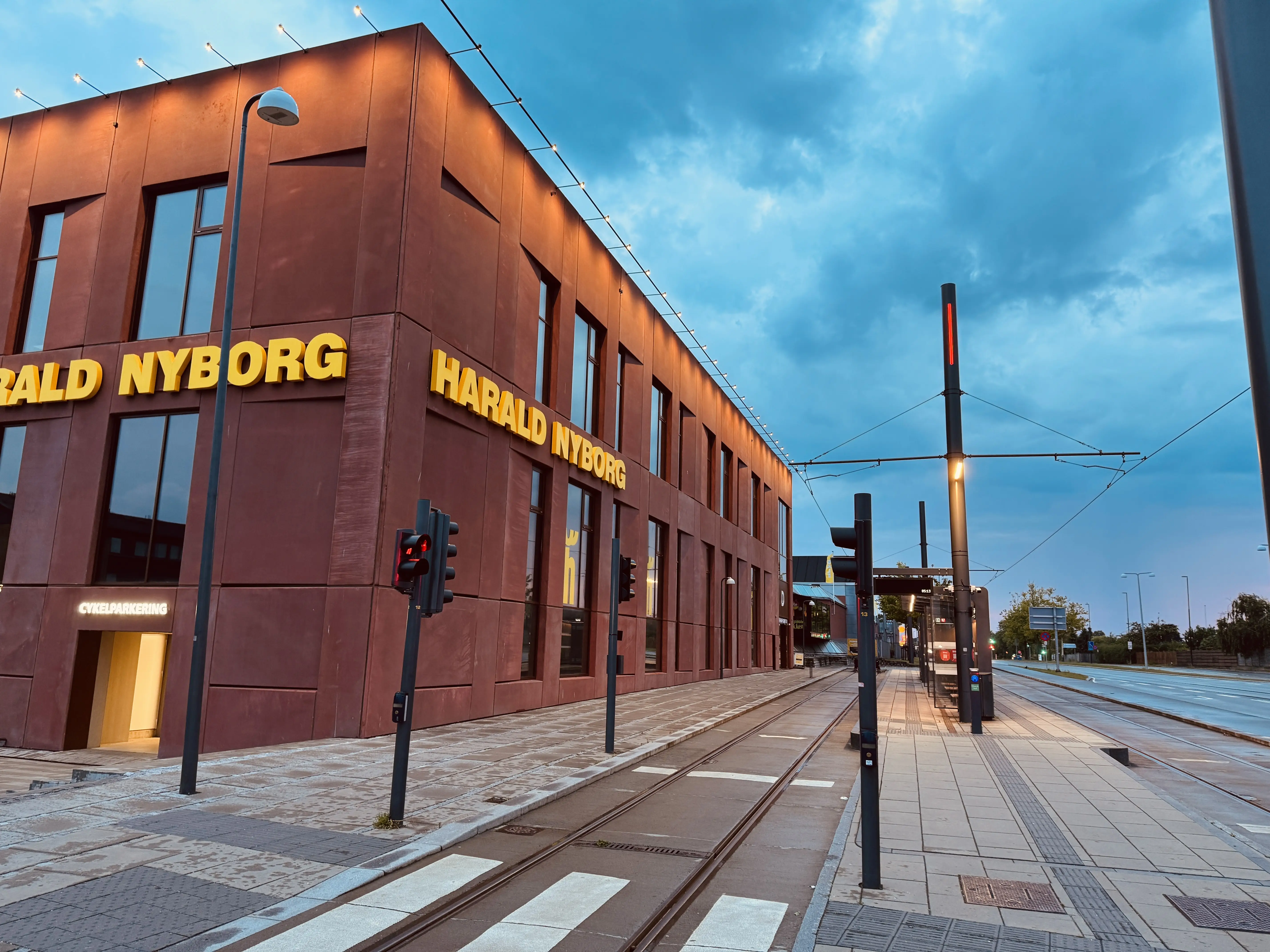 Billede af Tarup Center Letbanestation.