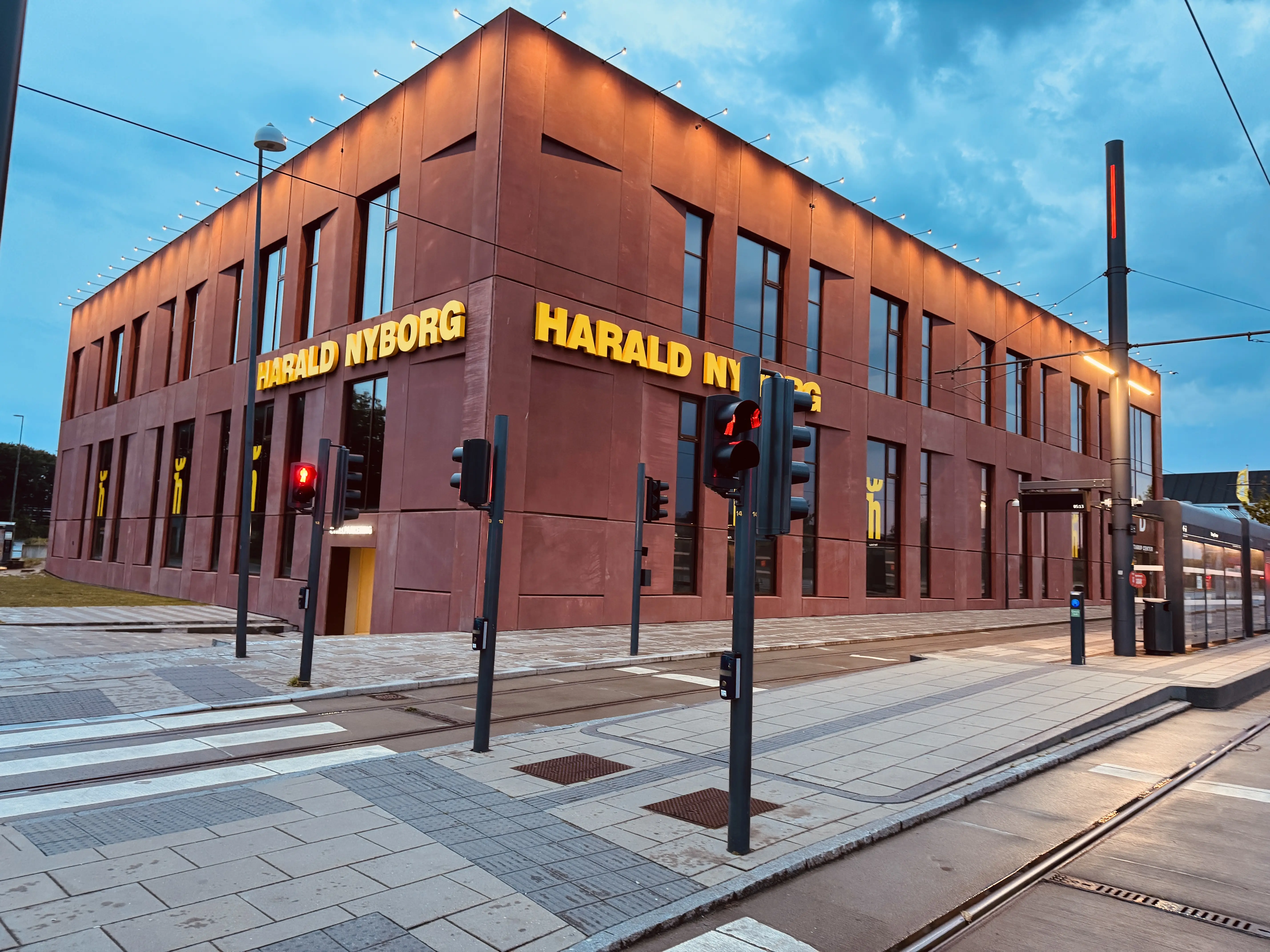 Billede af Tarup Center Letbanestation.