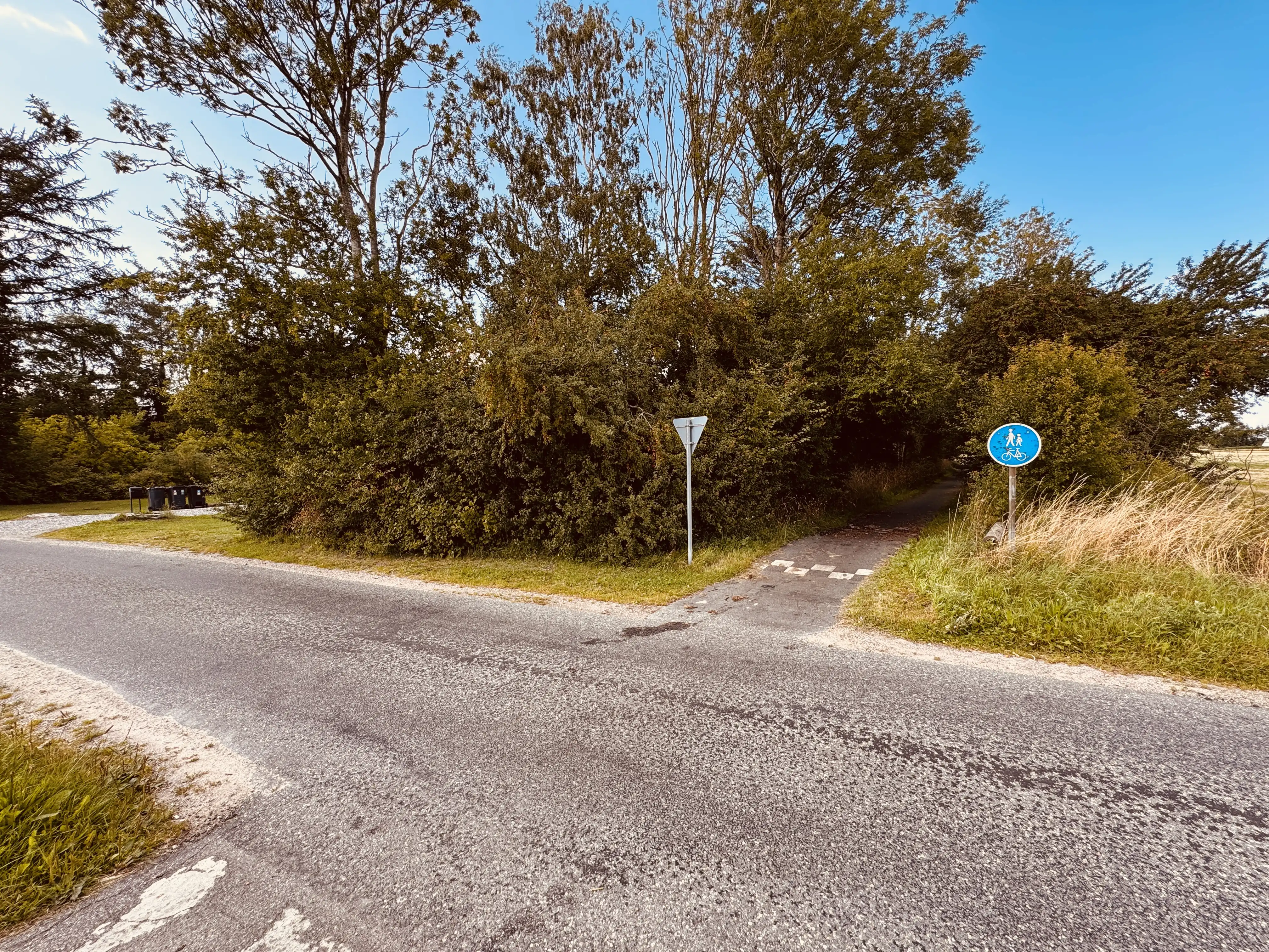 Billede af Vejlagervejen Trinbræt - Trinbræt er nedrevet, men Vejlagervejen Trinbræt har ligget her. Billede af Vejlagervejen Trinbræt - Trinbræt er nedrevet, men Vejlagervejen Trinbræt har ligget her.