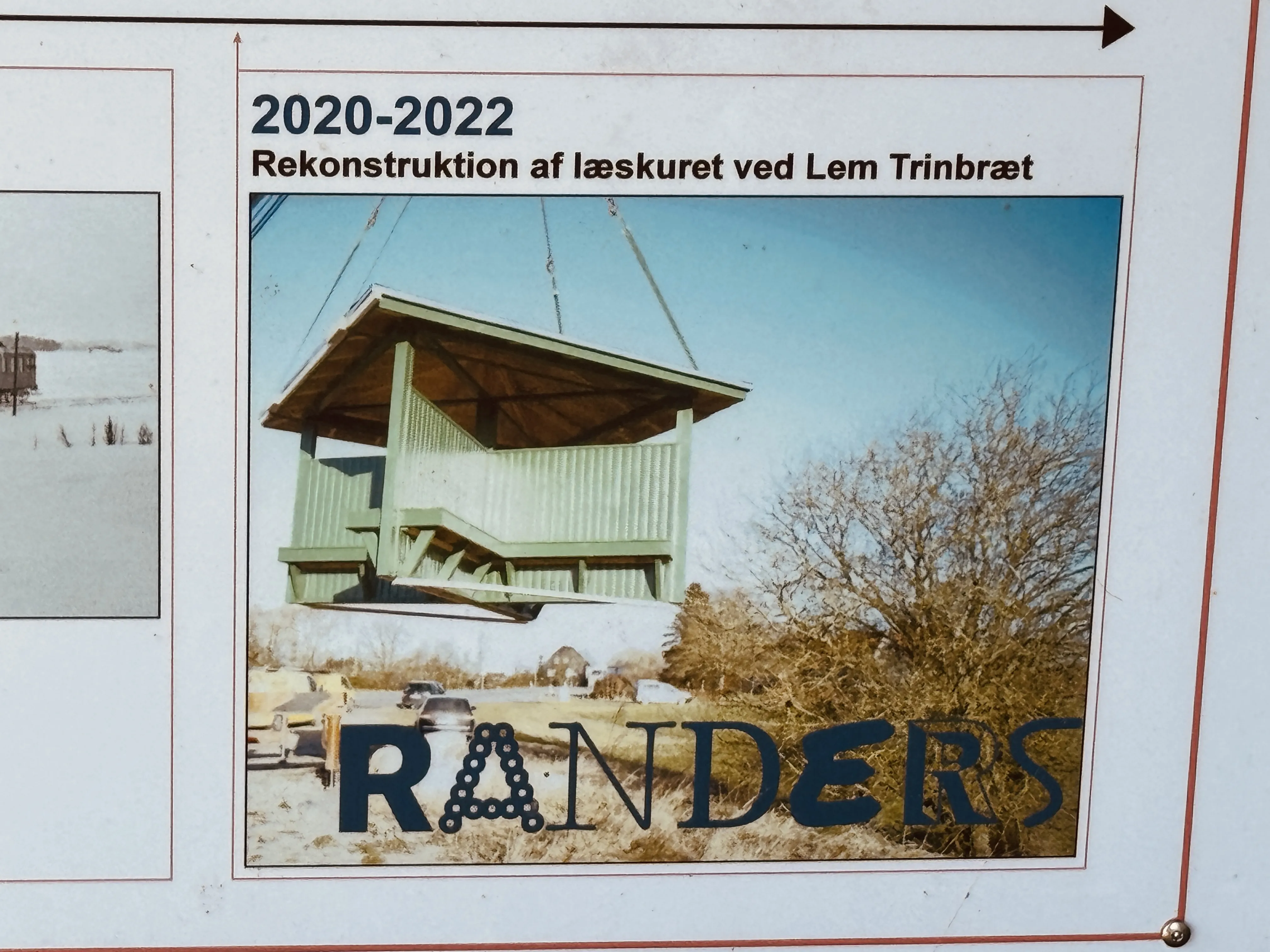 Billede af tilblivelsen og opsætning af det nye læskur til Lem Trinbræt.