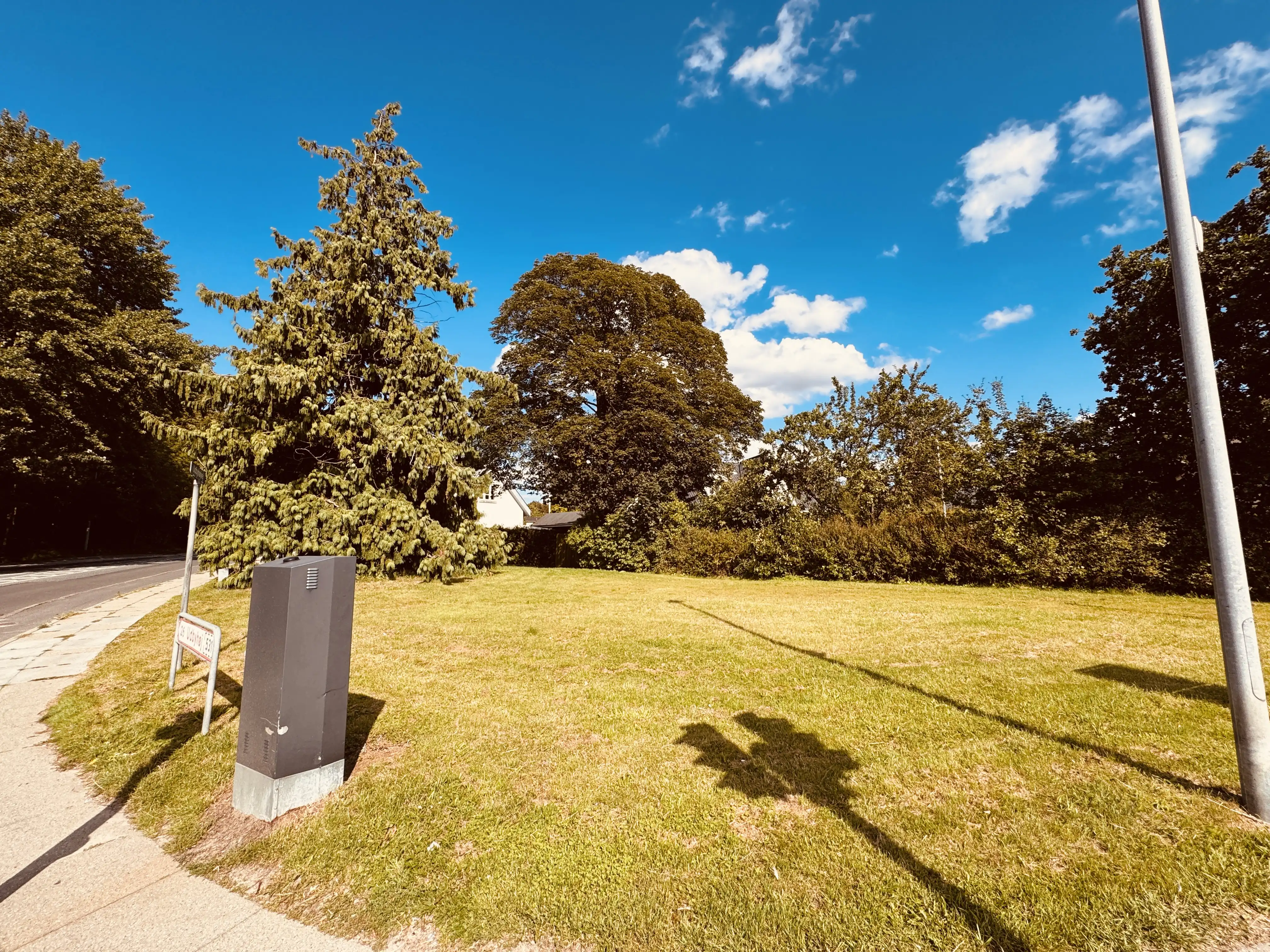 Billede af Dronningborg Trinbræt - Trinbræt er nedrevet, men Dronningborg Trinbræt har ligget her. Billede af Dronningborg Trinbræt - Trinbræt er nedrevet, men Dronningborg Trinbræt har ligget her.