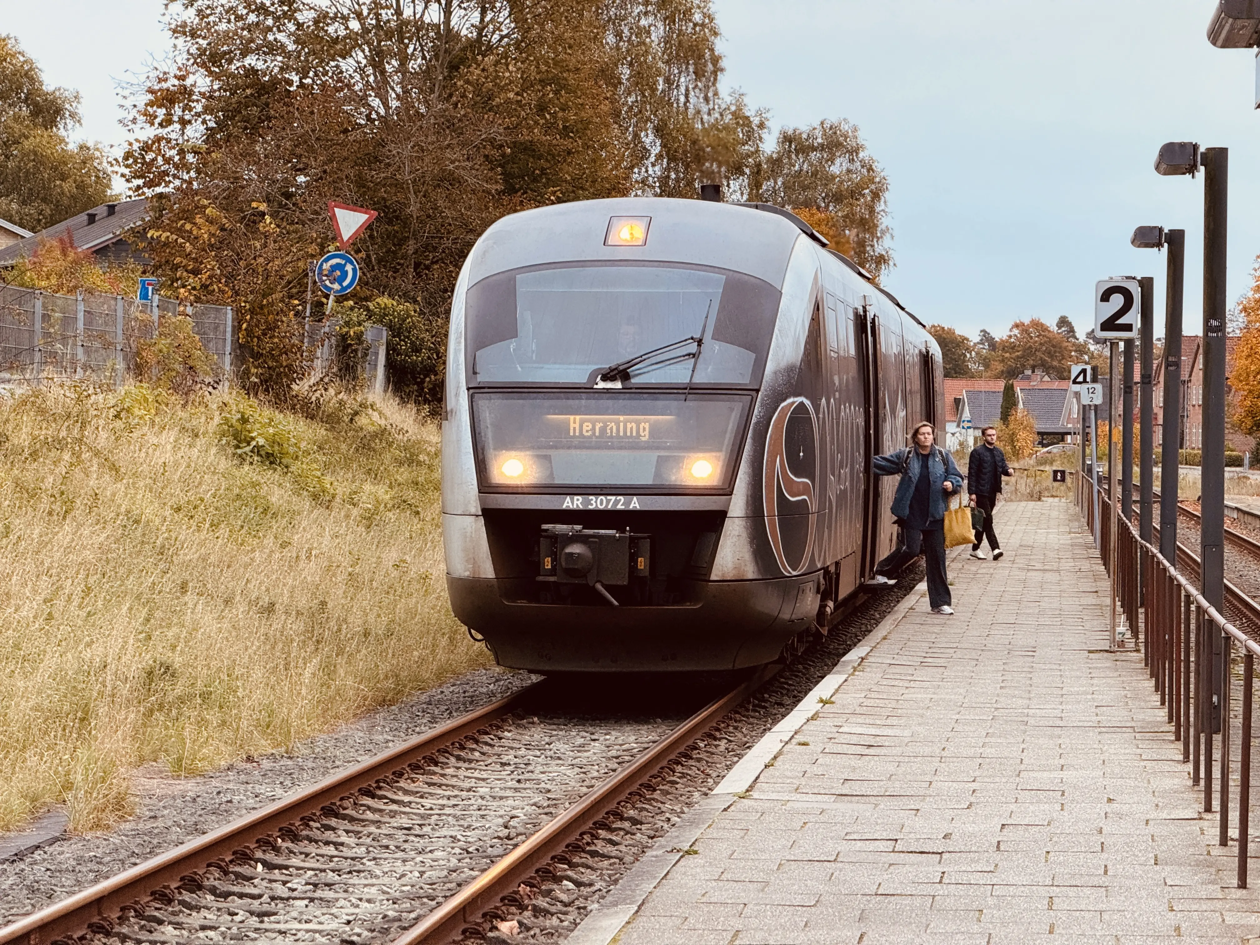 Billede af GoCollective AR 3072, tidligere DSB MQ 4122-4922 fotograferet ud for Ry Station.