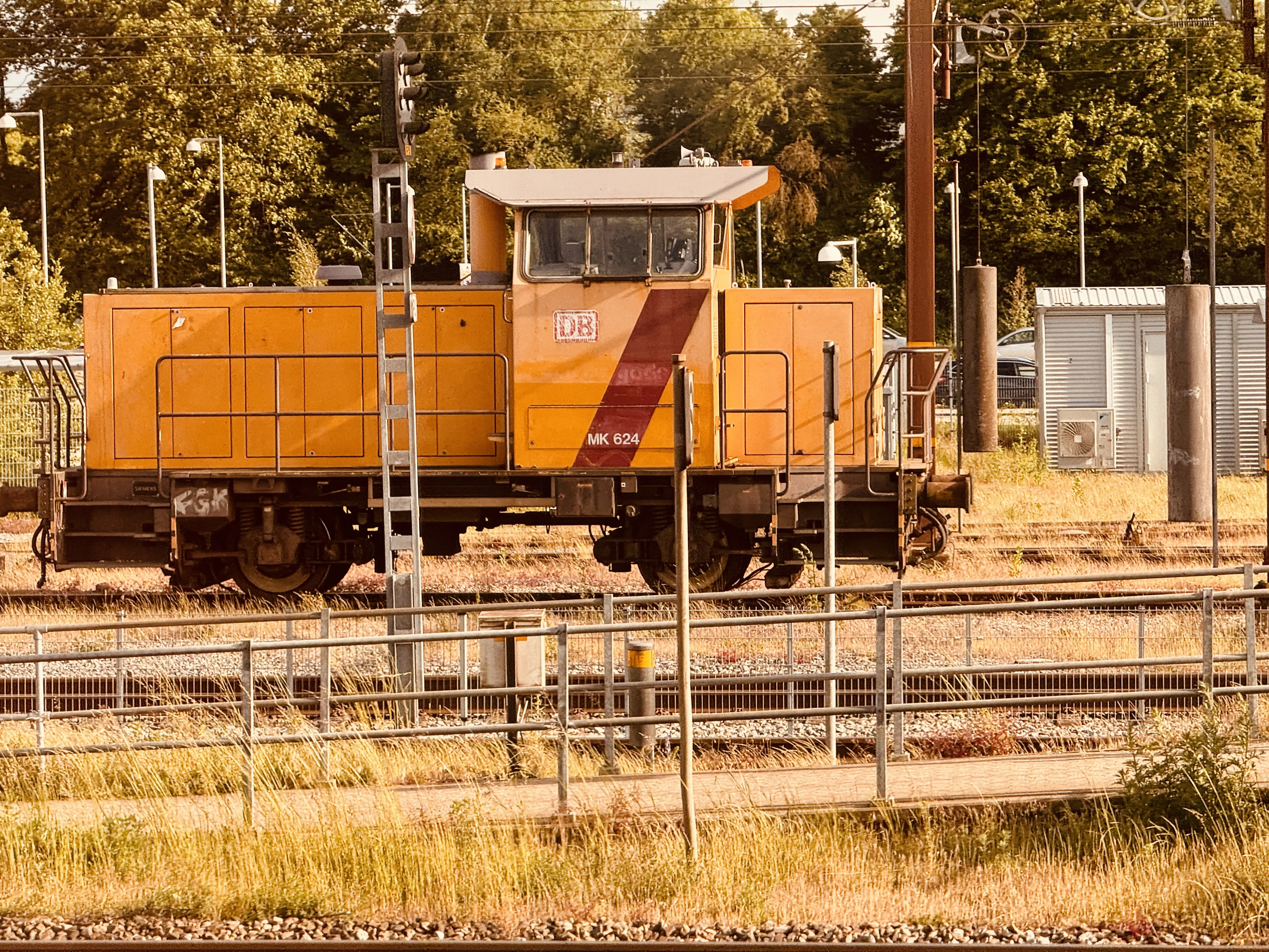 Billede af DBCSC MK 624, tidligere DSB MK 624 fotograferet ud for Ringsted Station.