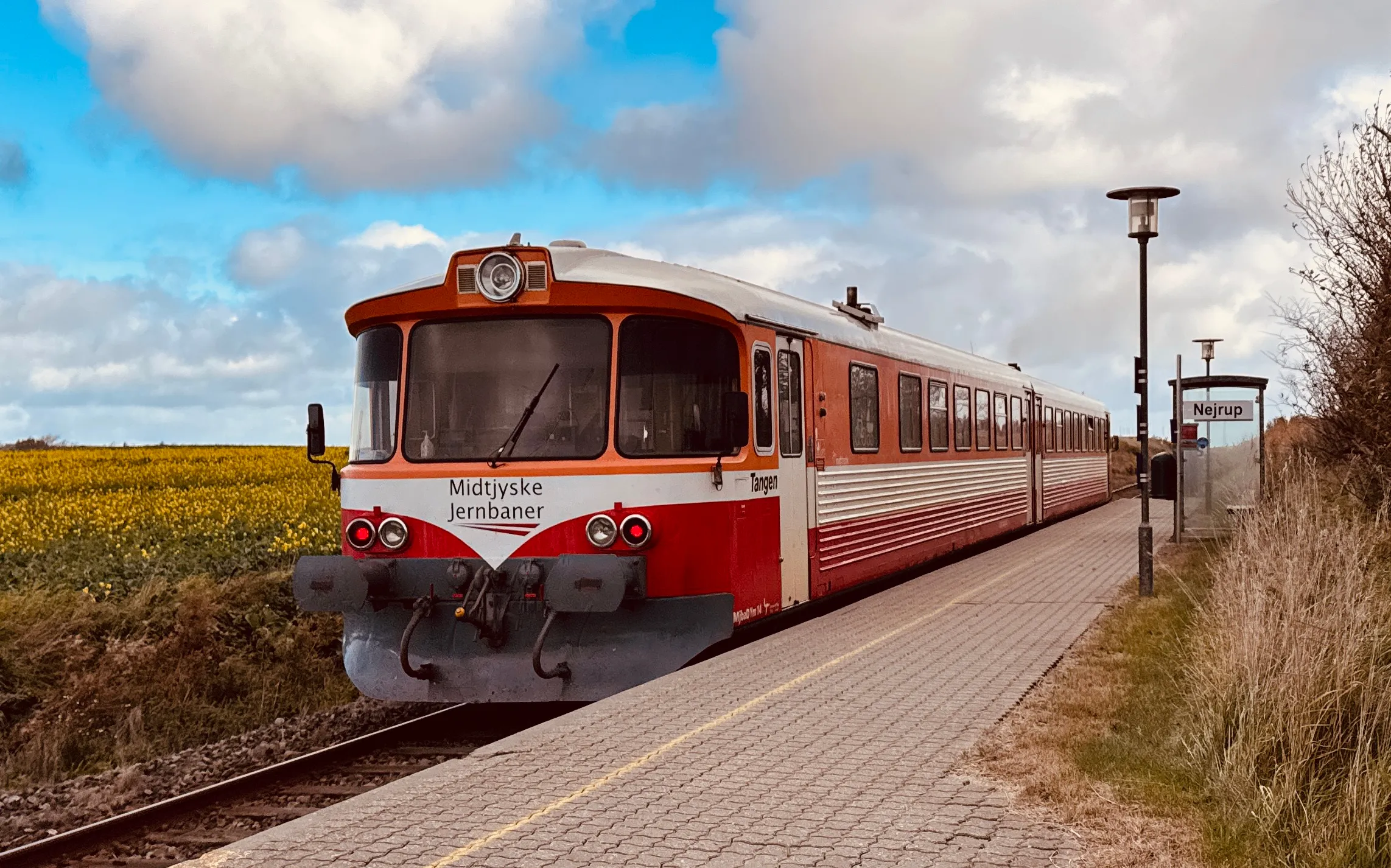 Billede af MjbaD YM 14, tidligere VLTJ YM 14 fotograferet ud for Nejrup Trinbræt.