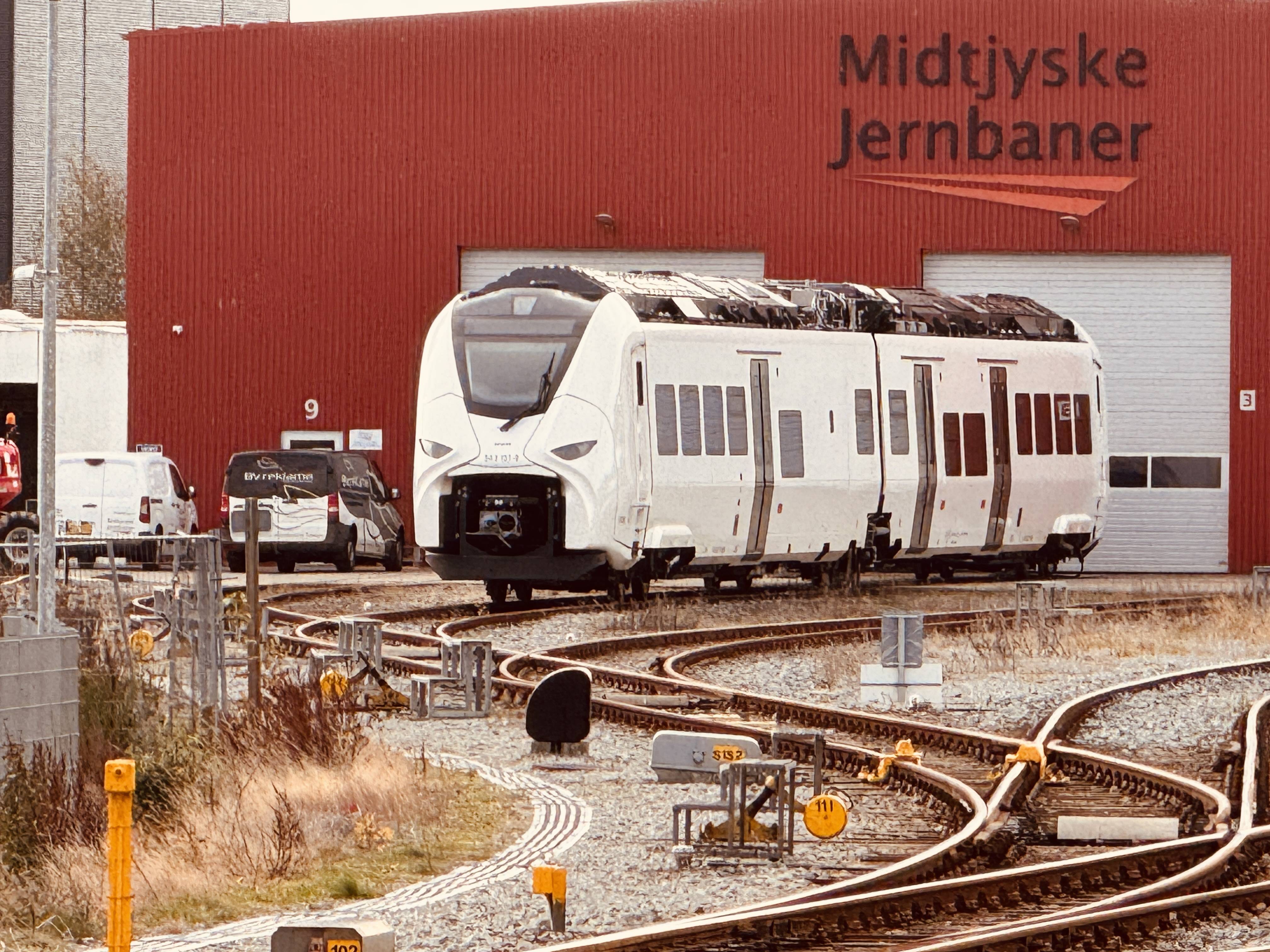 Billede af MJB 10 fotograferet ud for Lemvig Station.