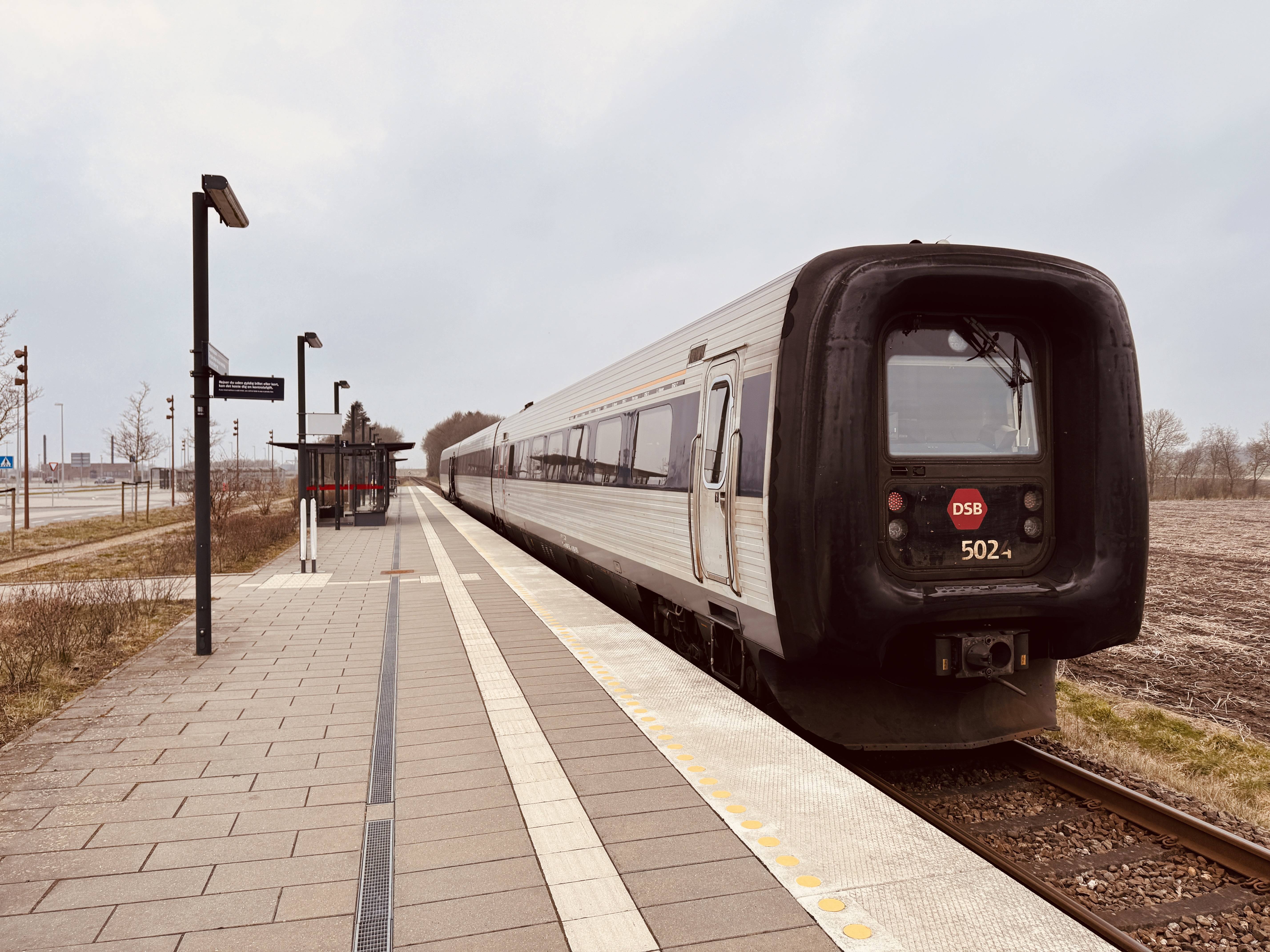 Billede af DSB MF 5024 fotograferet ud for Gødstrup Trinbræt.