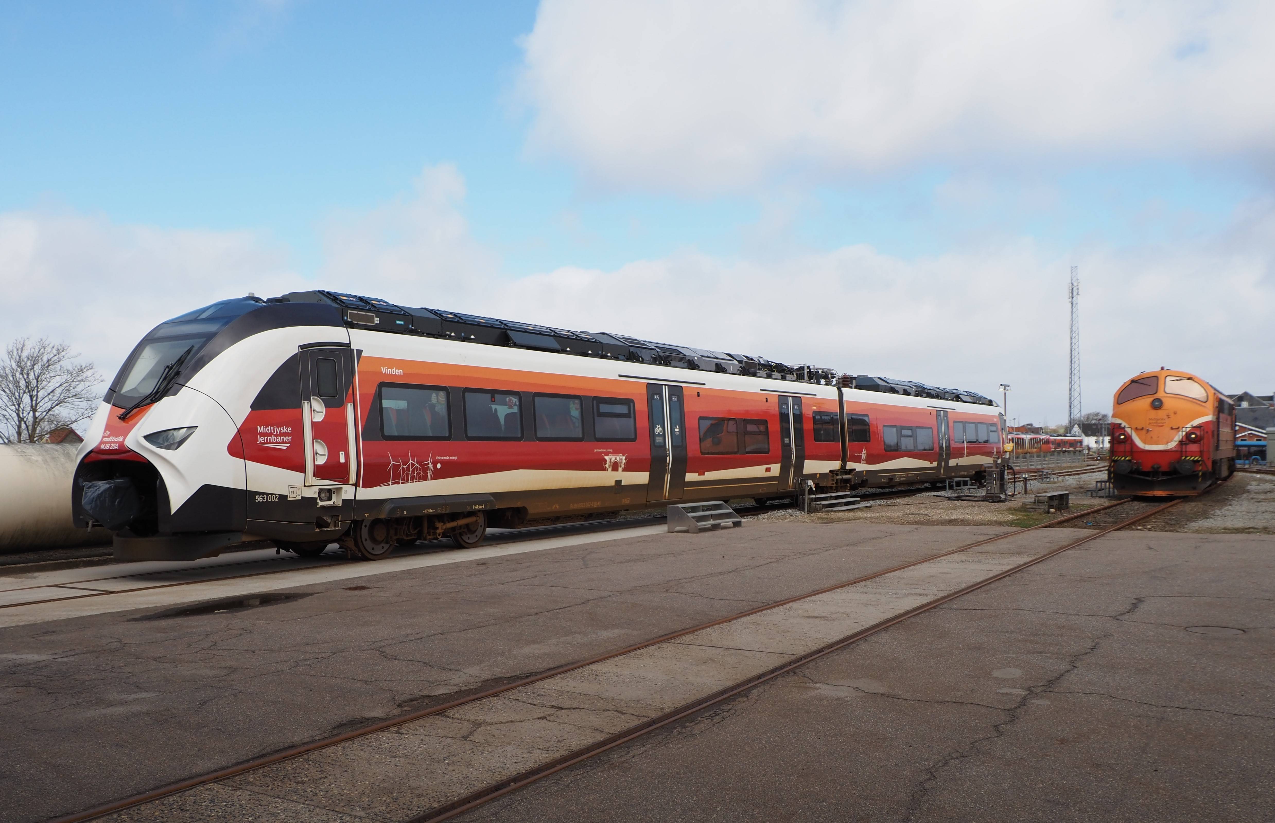 Billede af MJB 20 fotograferet ud for Lemvig Station.