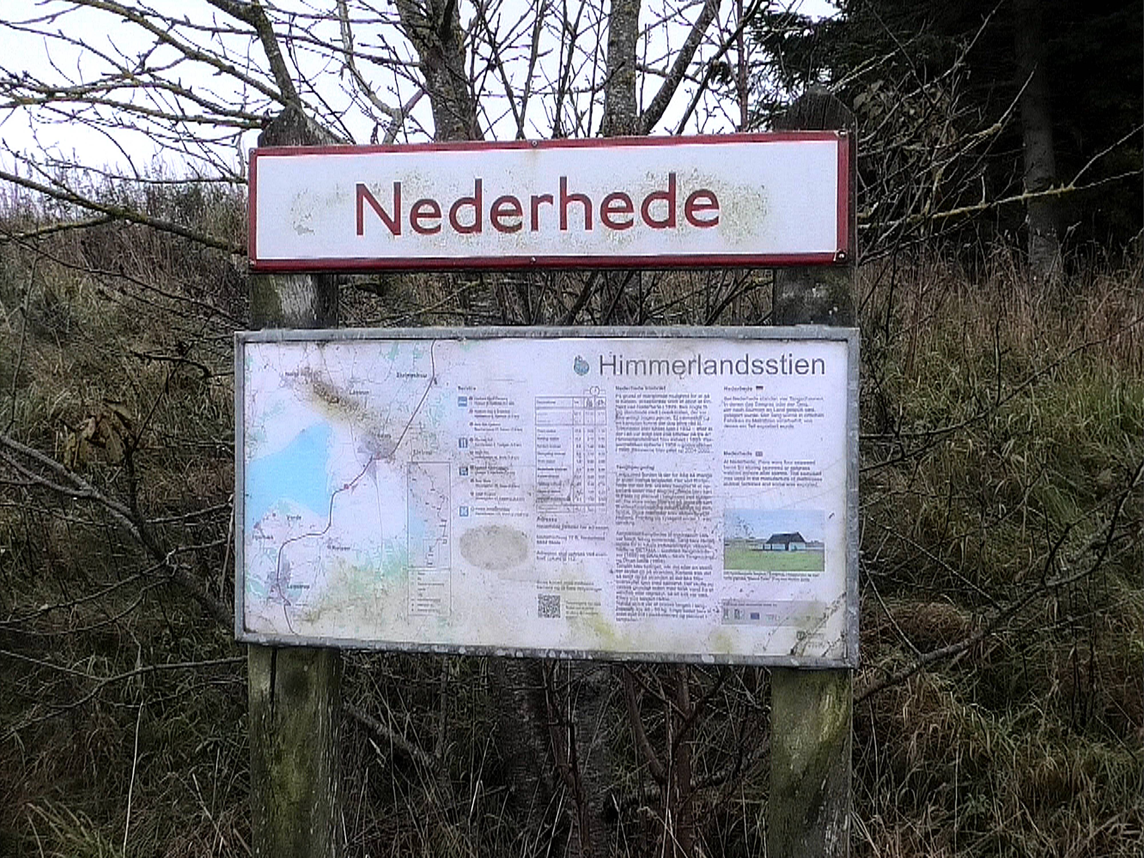 Billede af mindetavlen ved det tidligere Nederhede Trinbræt.