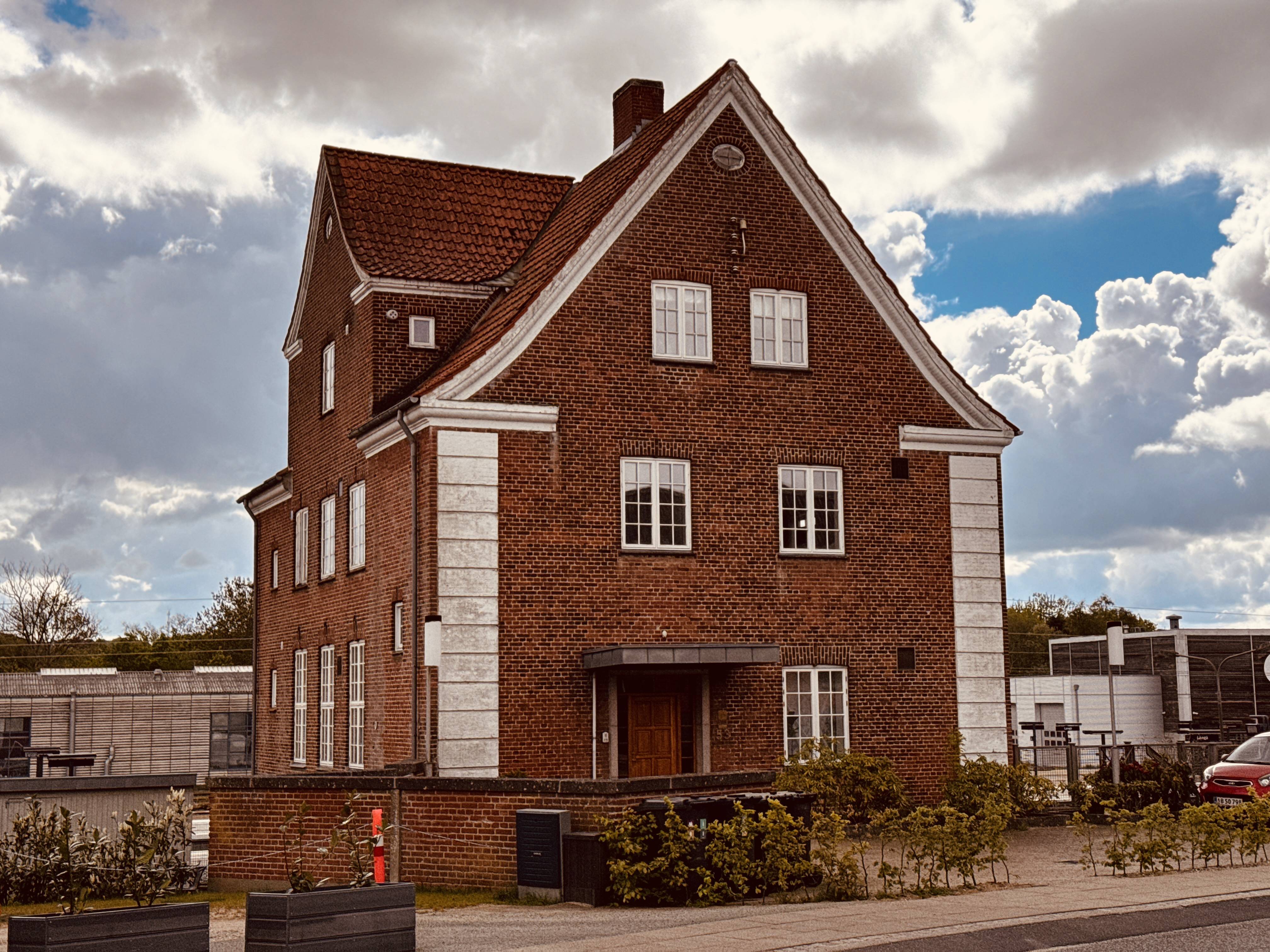 Billede af Posthuset ved Langå Station.