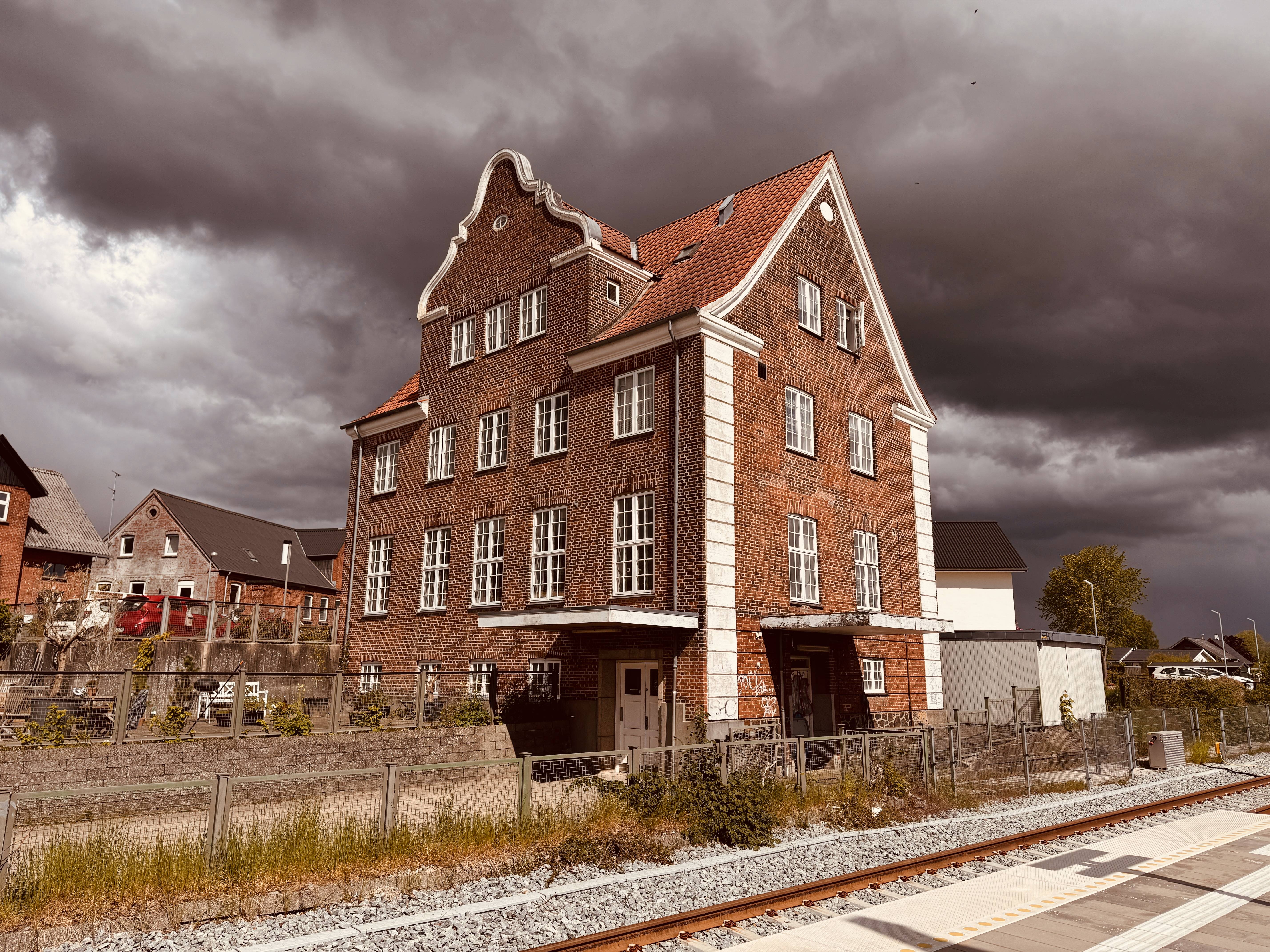 Billede af Posthuset ved Langå Station.