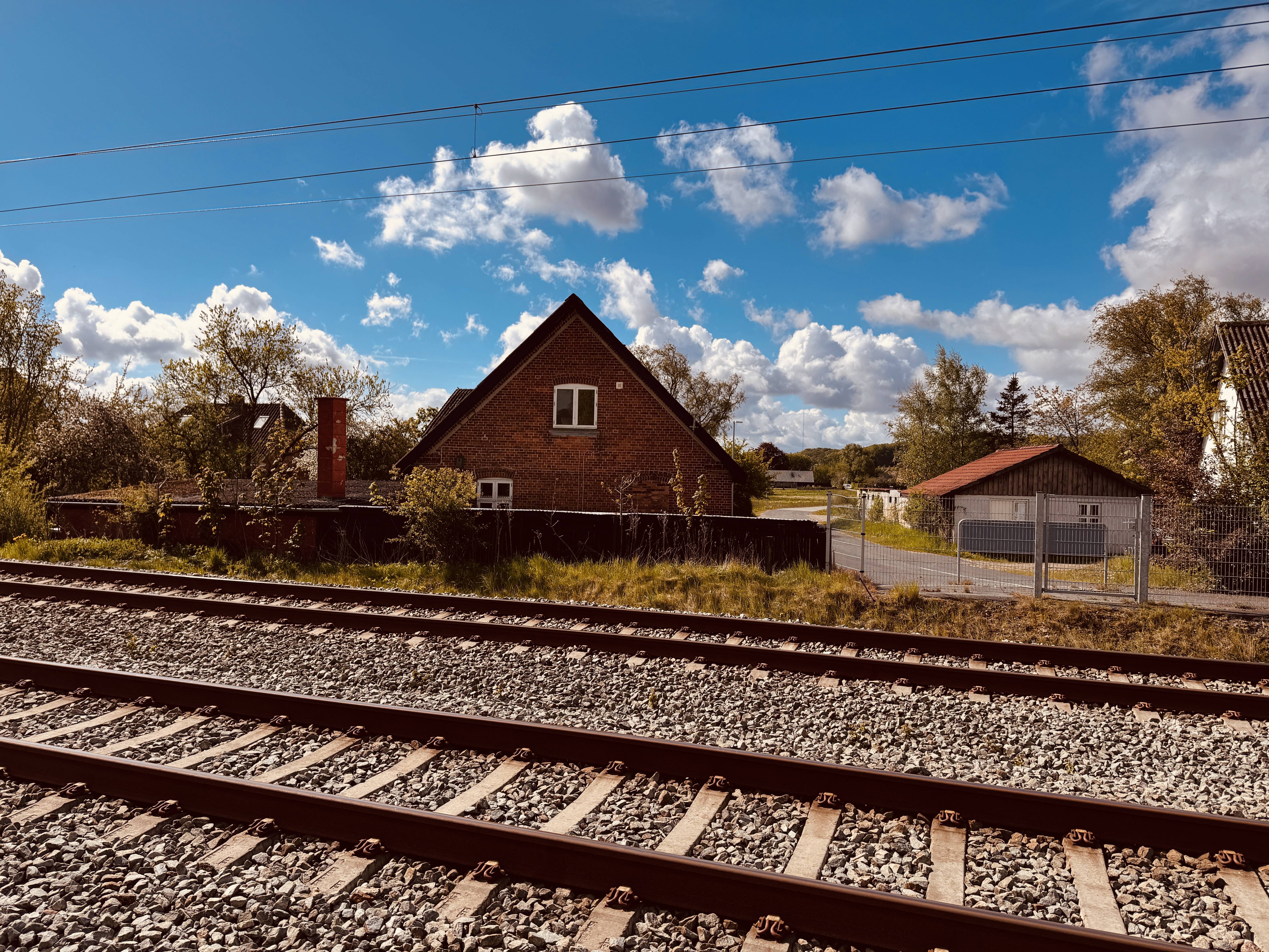 Billede af det tidligere vogterhus ved Lerbjerg Station.
