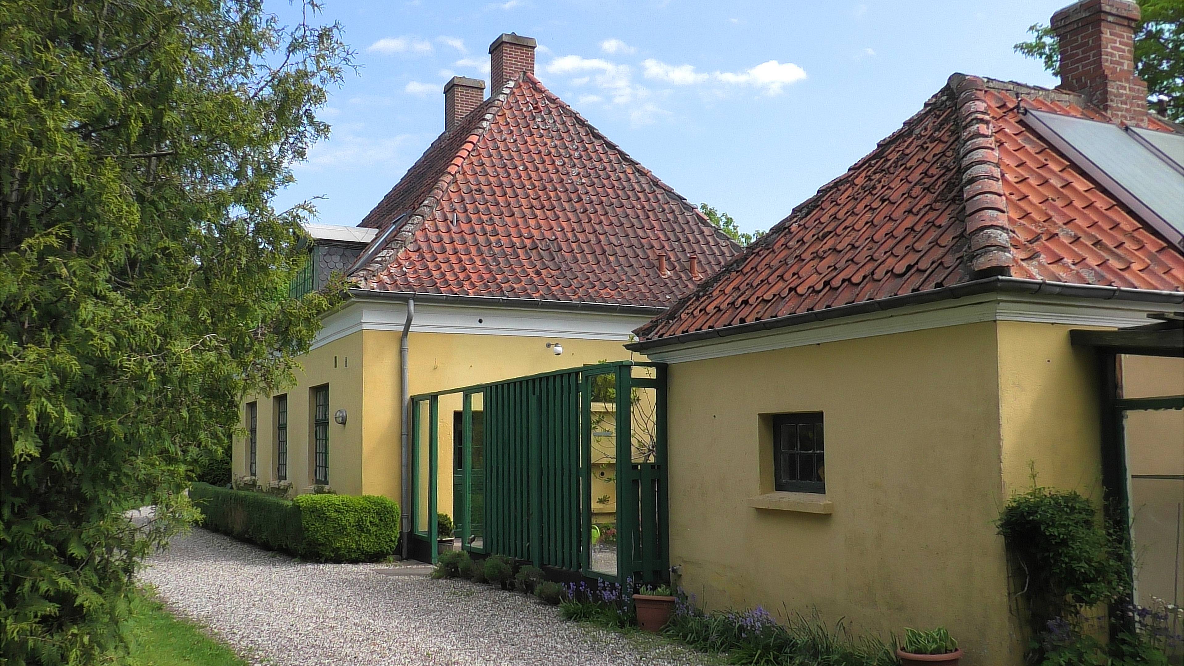 Billede af vestsiden af Flintinge Station.